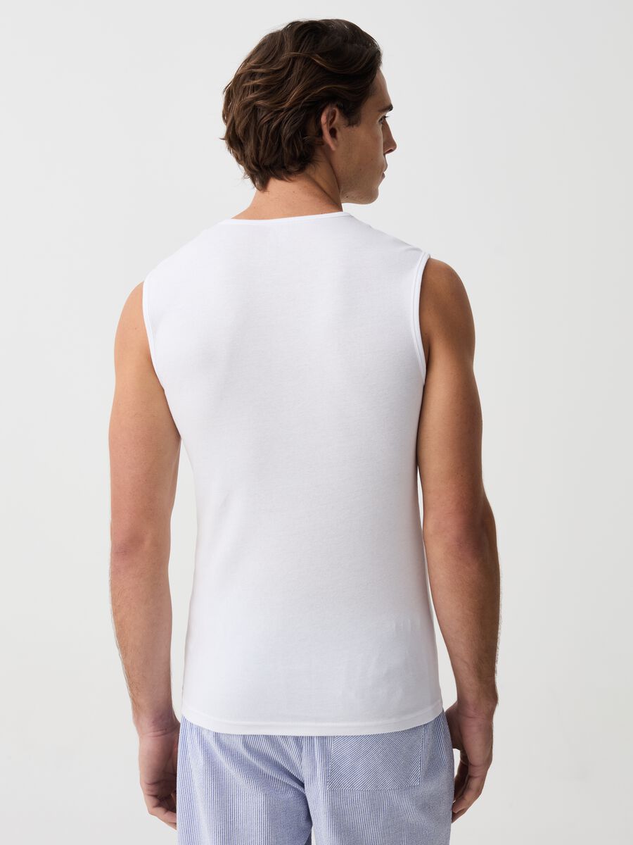 Camiseta de tirantes de algodón orgánico con cuello de pico_2
