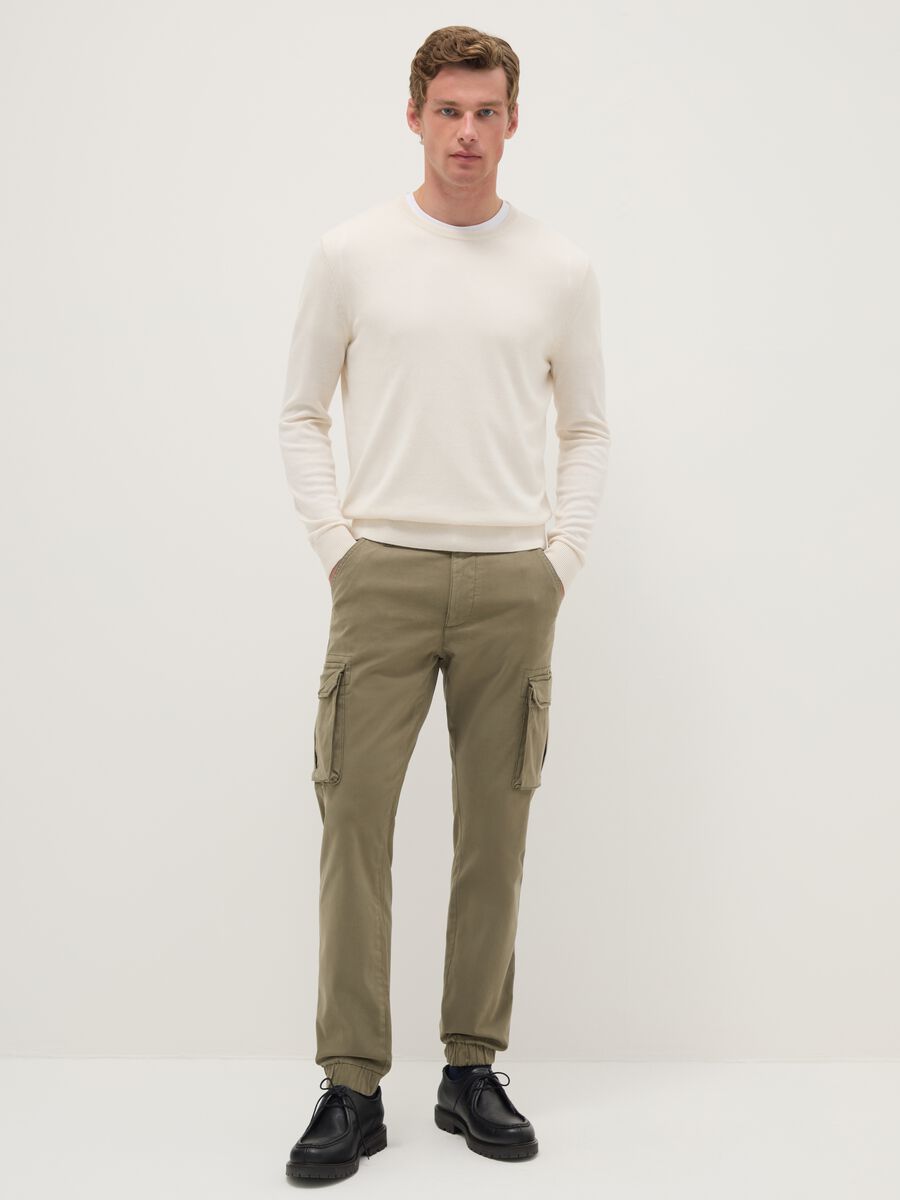 Slim fit stretch cotton green cargo trousers_0