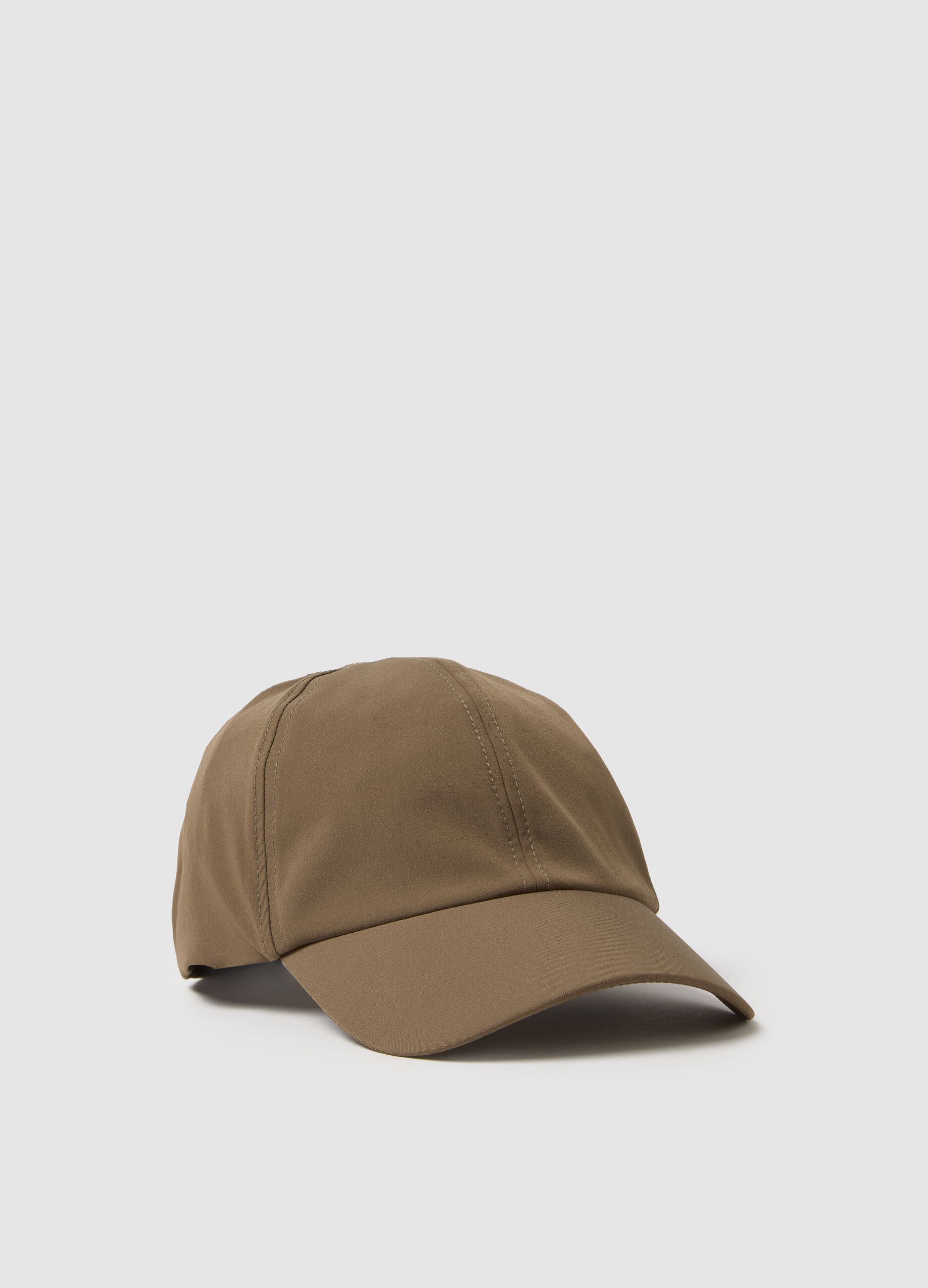 Brown cap with adjustable visor
