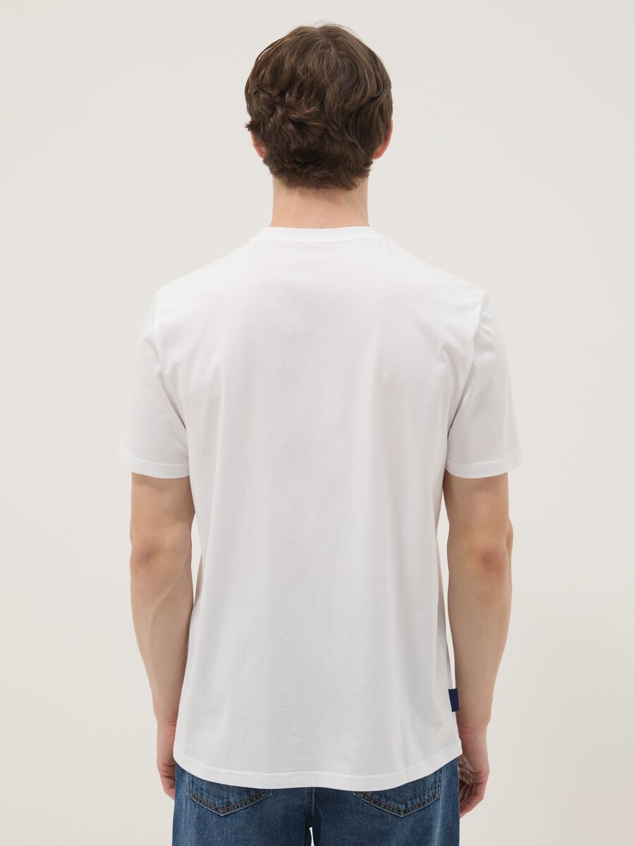 Weisses T-Shirt aus reiner Baumwolle mit Print, Regular Fit_3