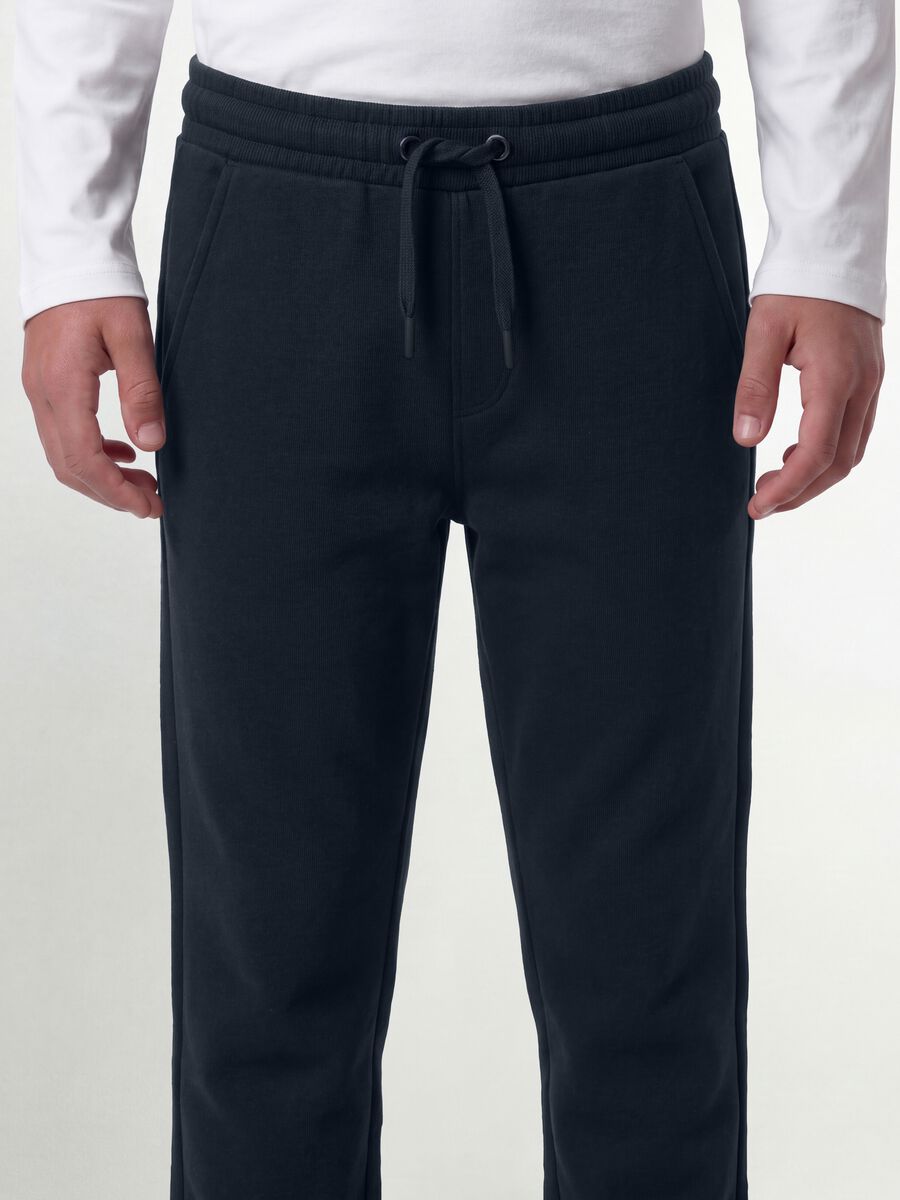 Blaue Jogginghose aus reiner Bio-Baumwolle mit Kordelzug f&uuml;r Jungen_3