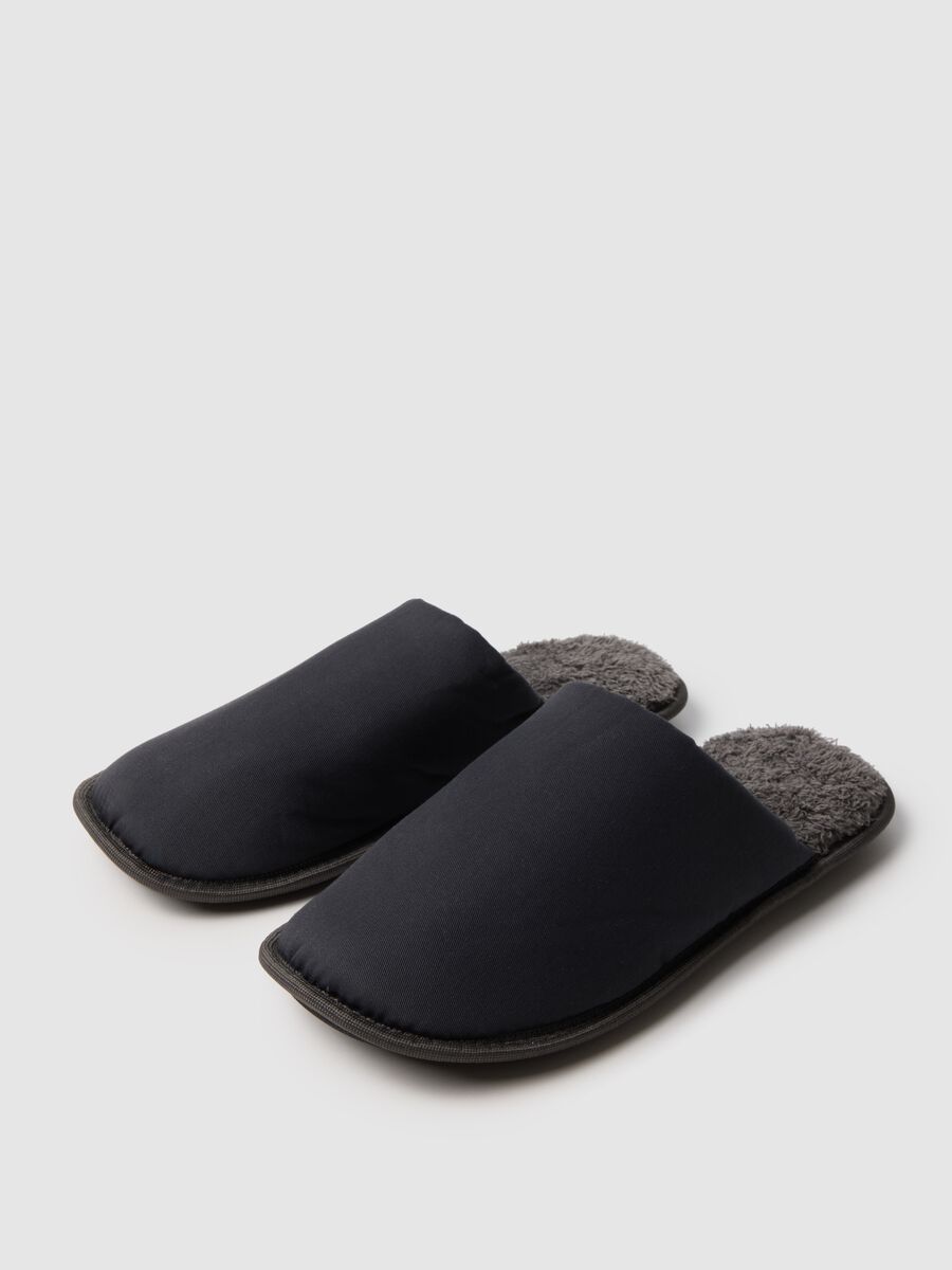 Grey Slippers with Internal Padding_1