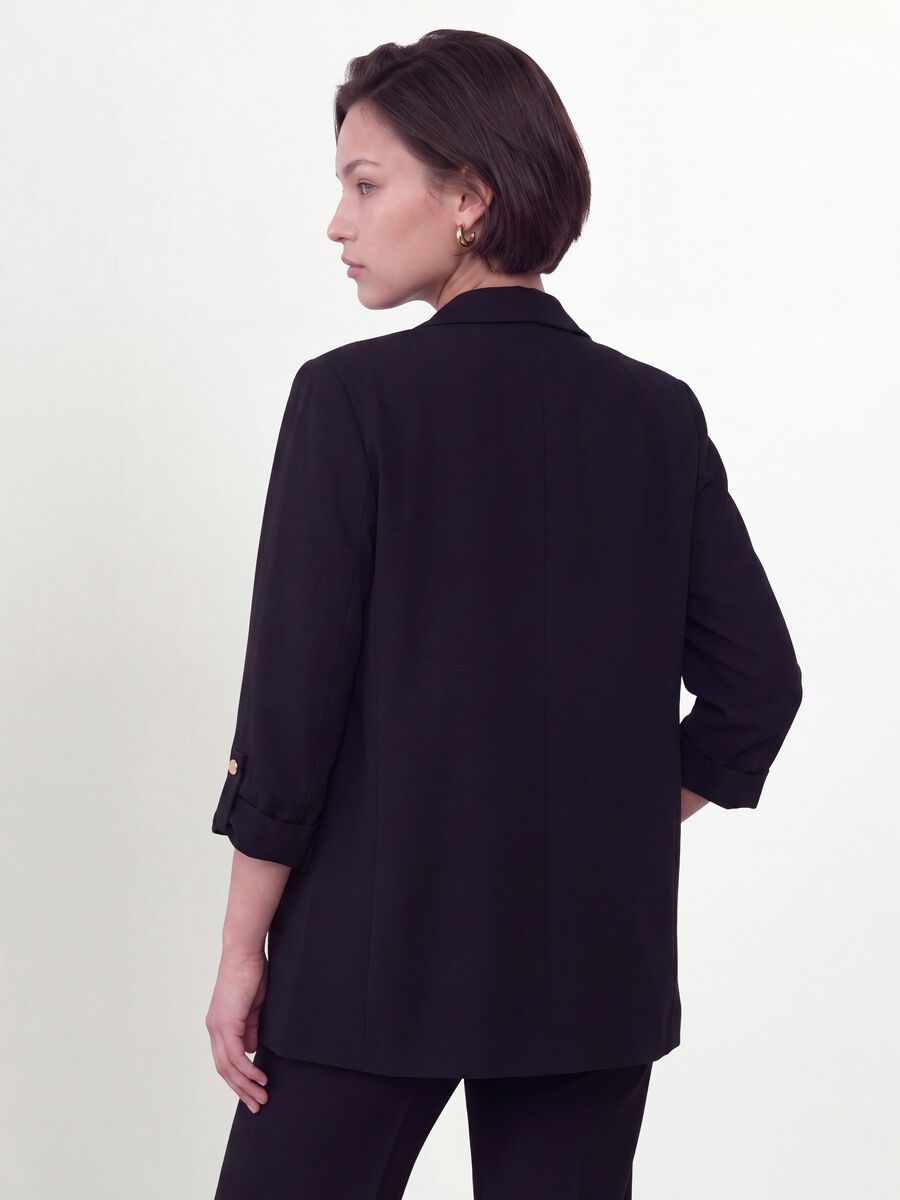 Black regular-fit blazer with lining and classic lapels_3