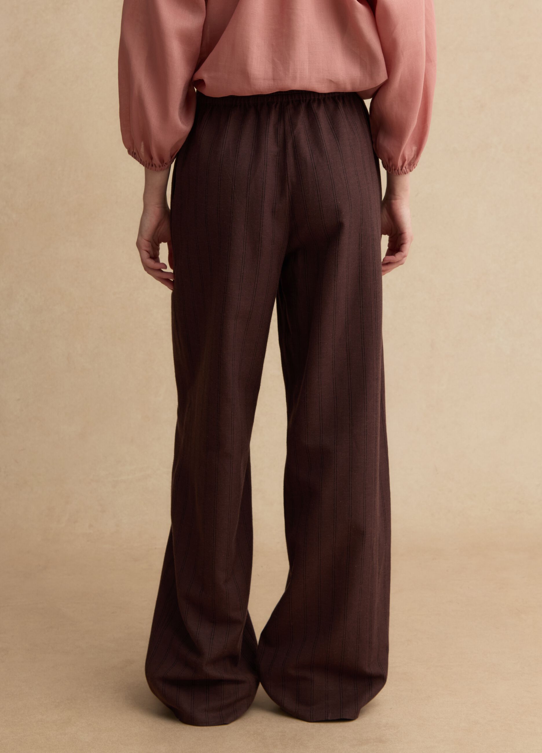 Braune gestreifte Viskose-Mix Hose mit weitem Bein