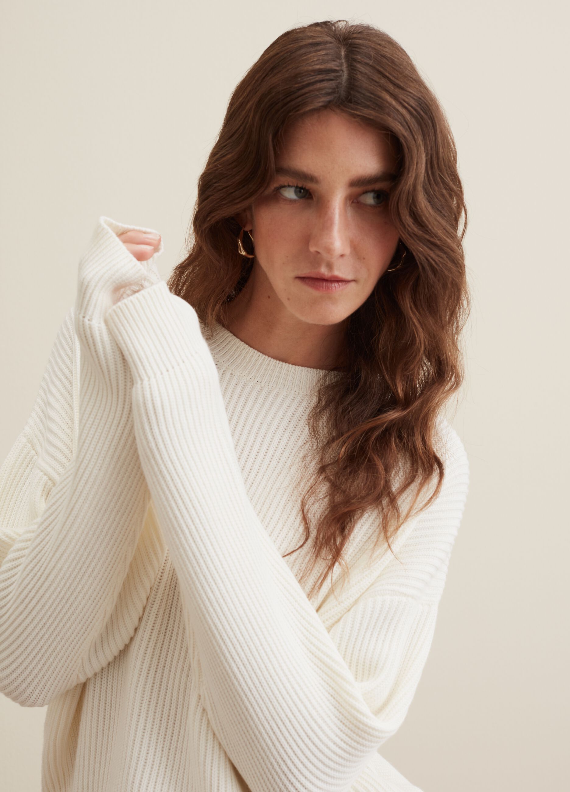 Oversized pullover with ribbed design_3