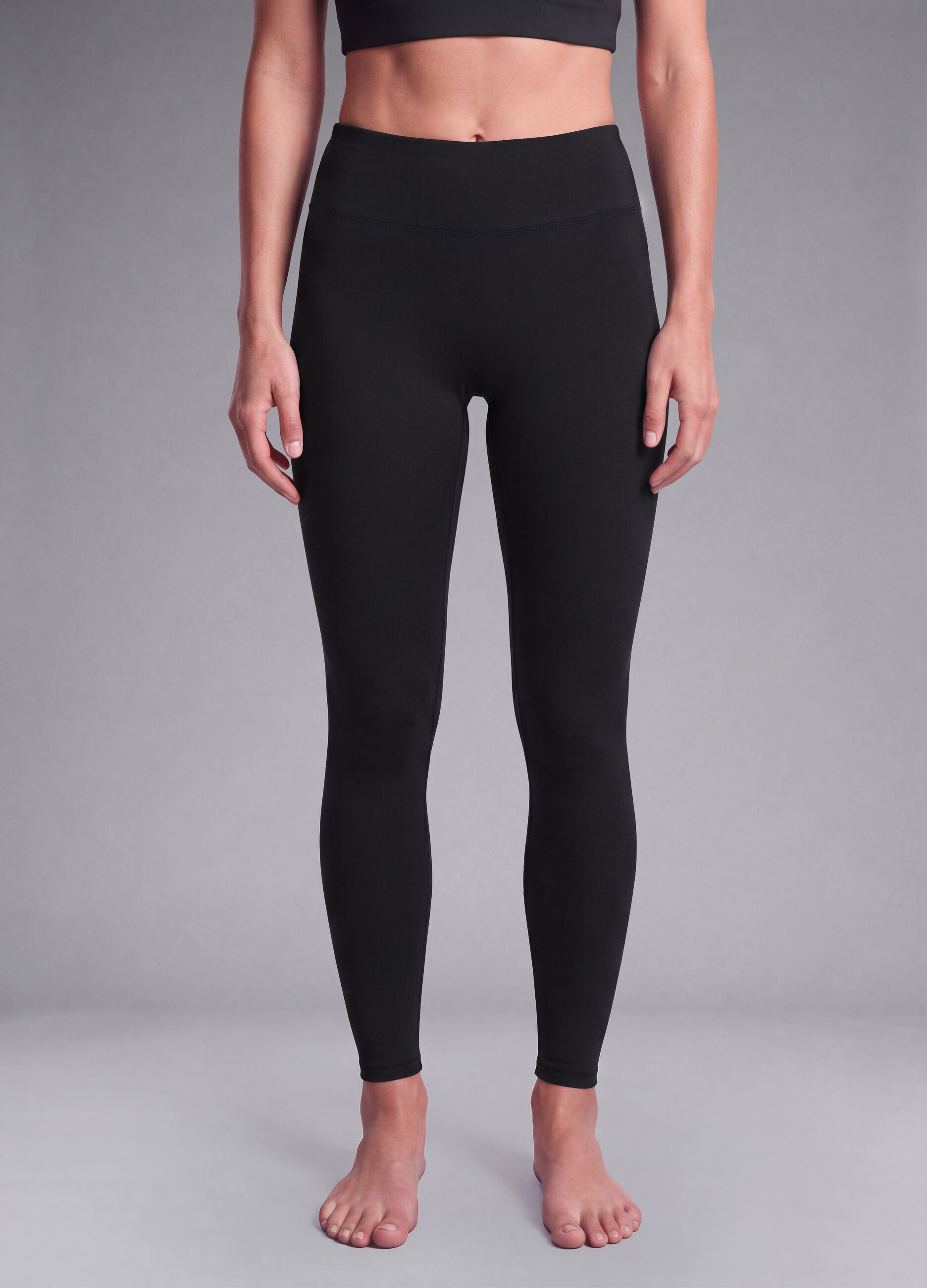 Black high-waisted stretch leggings
