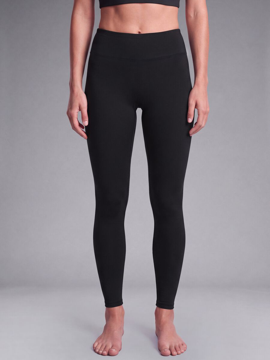 Black high-waisted stretch leggings_2