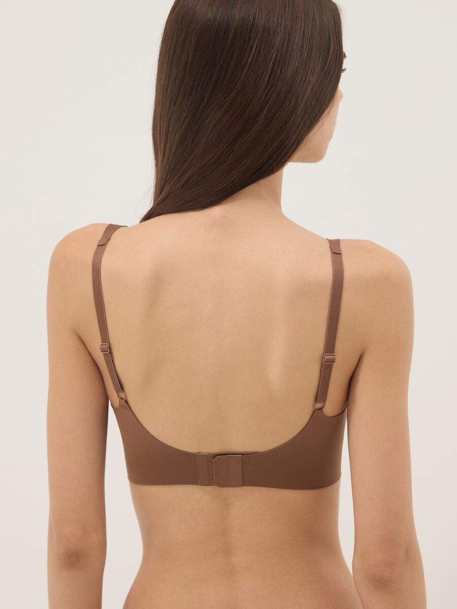 Sujetador marr&oacute;n con relleno extra&iacute;ble_2