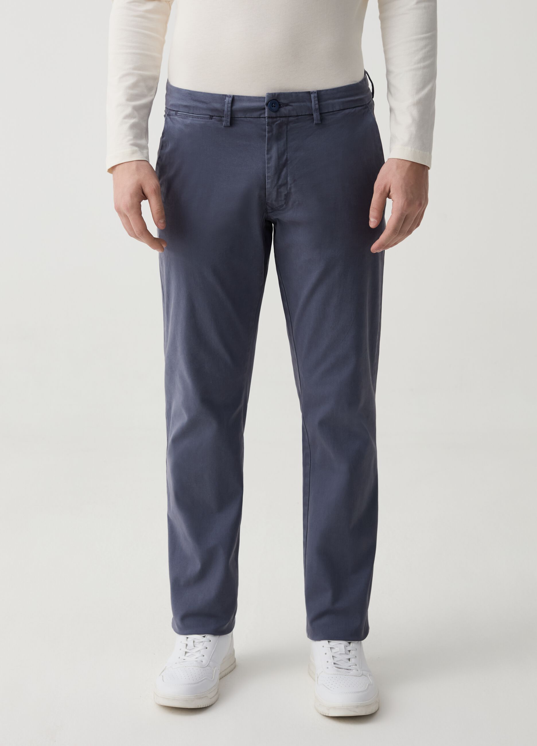 Regular-fit chino trousers