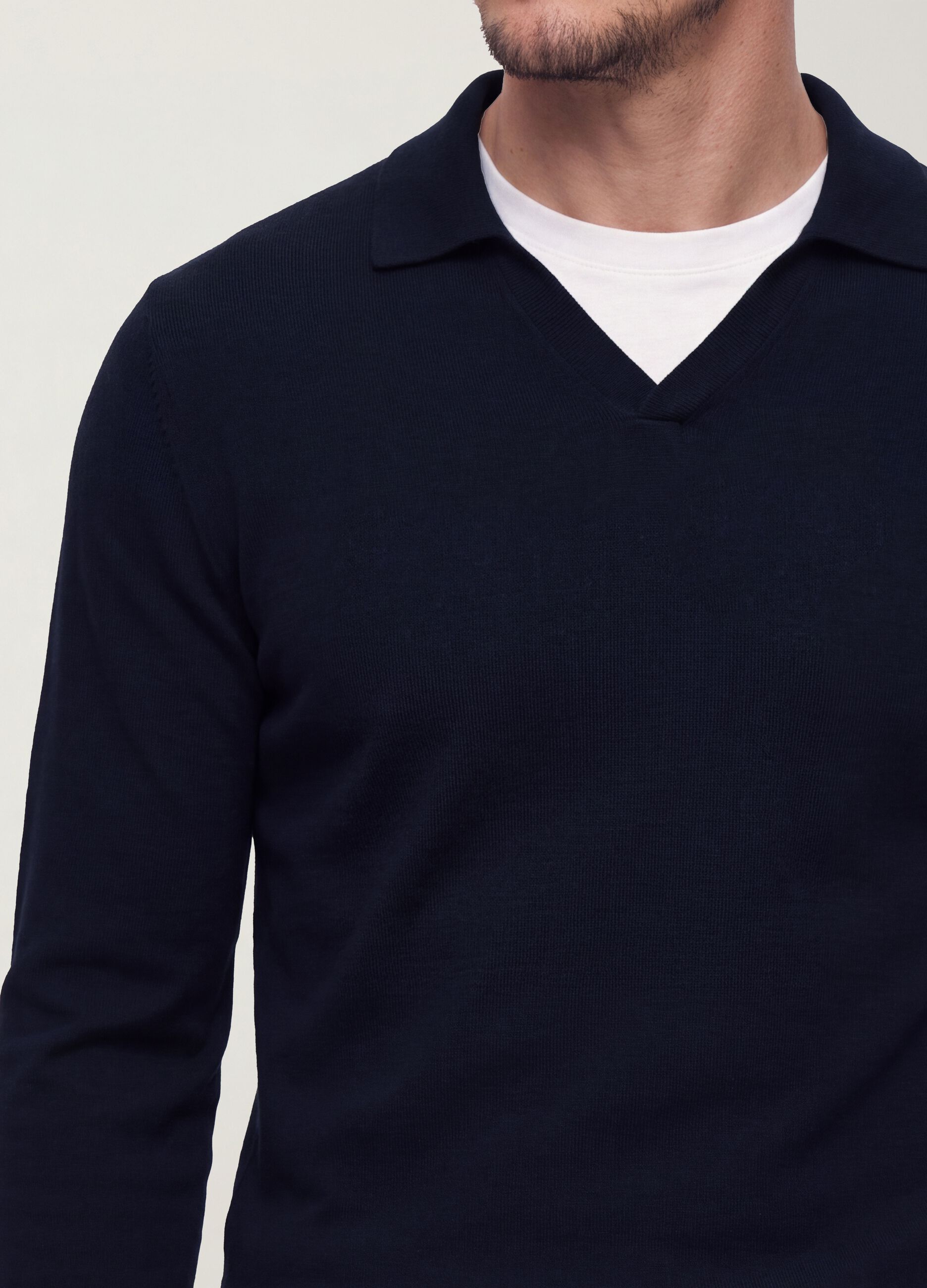 Blue viscose-blend polo with V-neck and collar, regular fit
