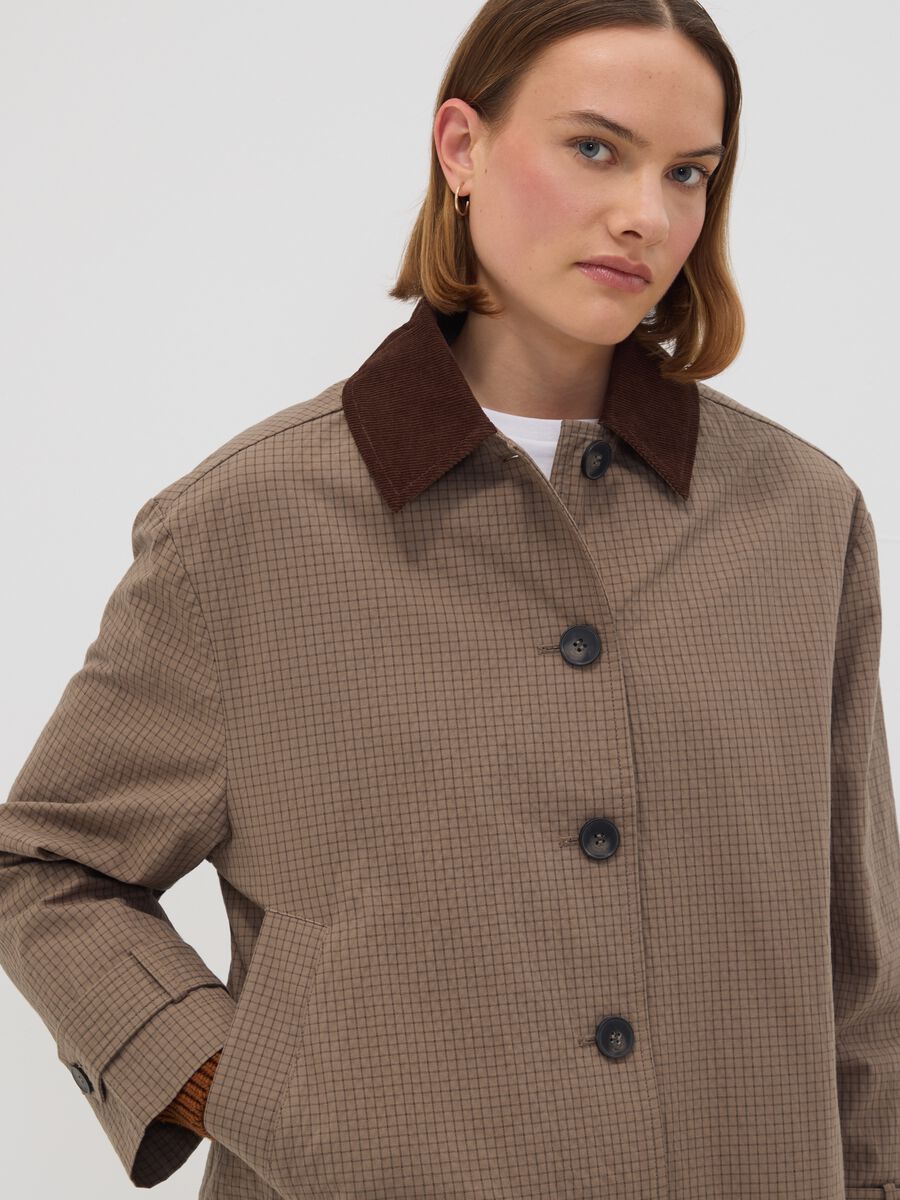 Brown cotton-blend jacket with contrast collar, regular fit_0