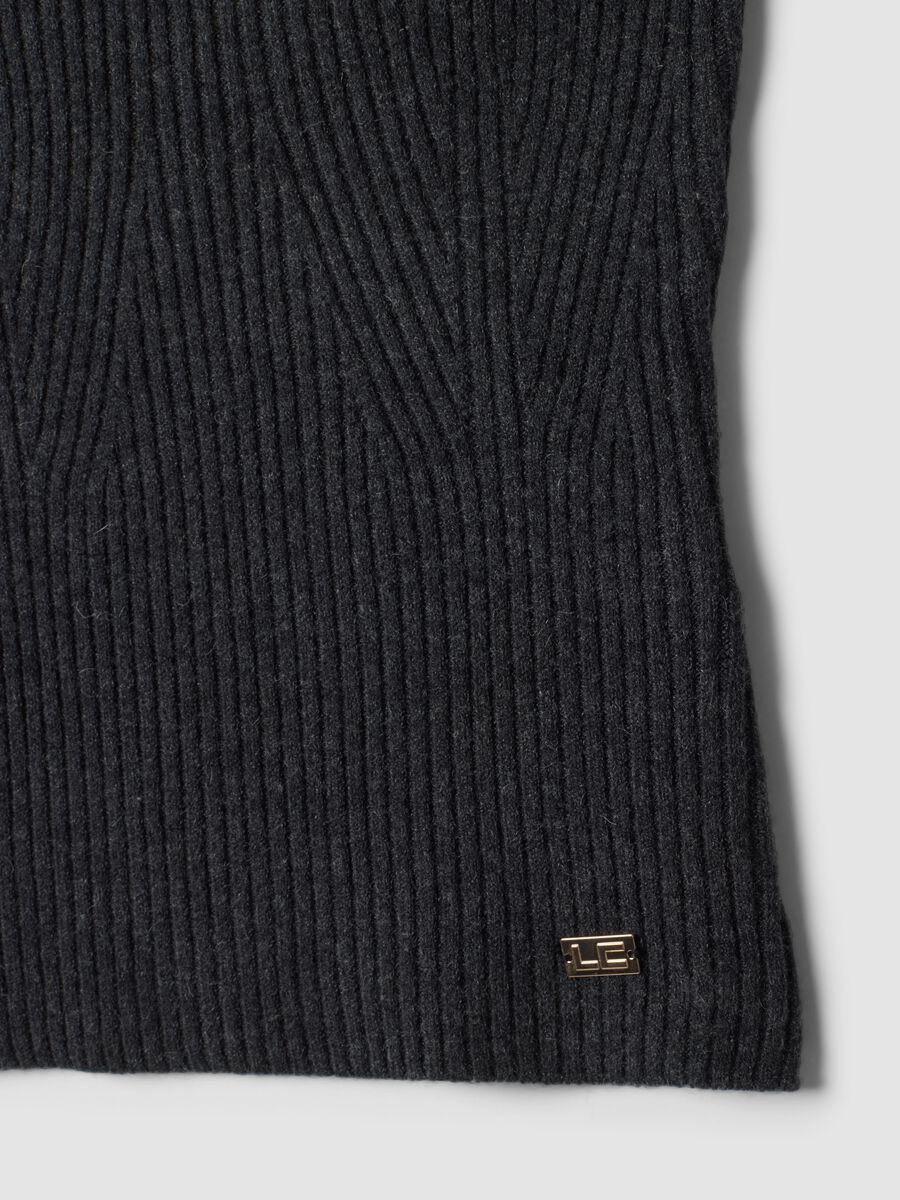 Top grigio in misto lana a fascia in maglia a coste_5