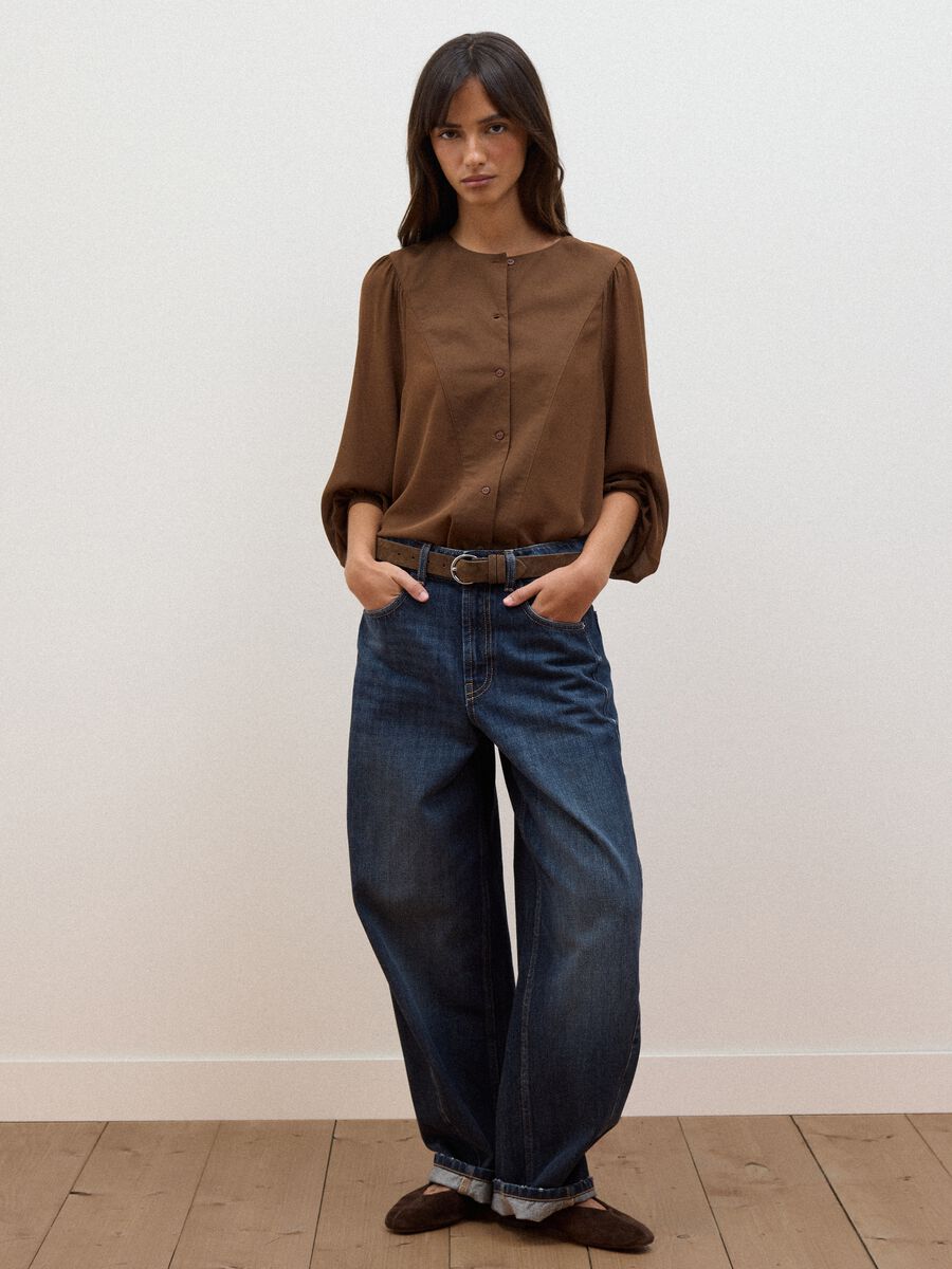 Brown regular-fit shirt with buttons and long sleeves_2