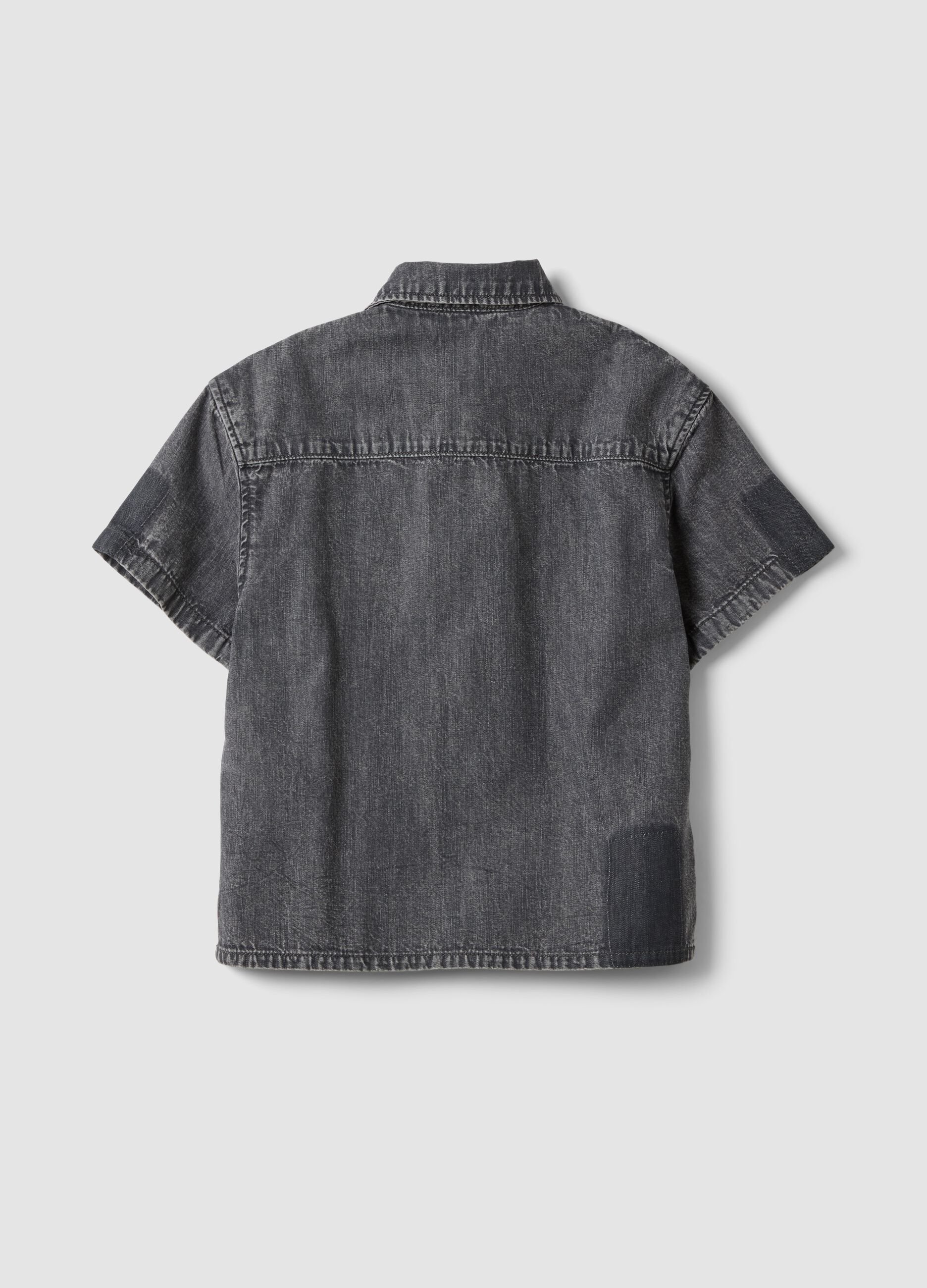 Grey pure cotton short-sleeve shirt with patch details for boys