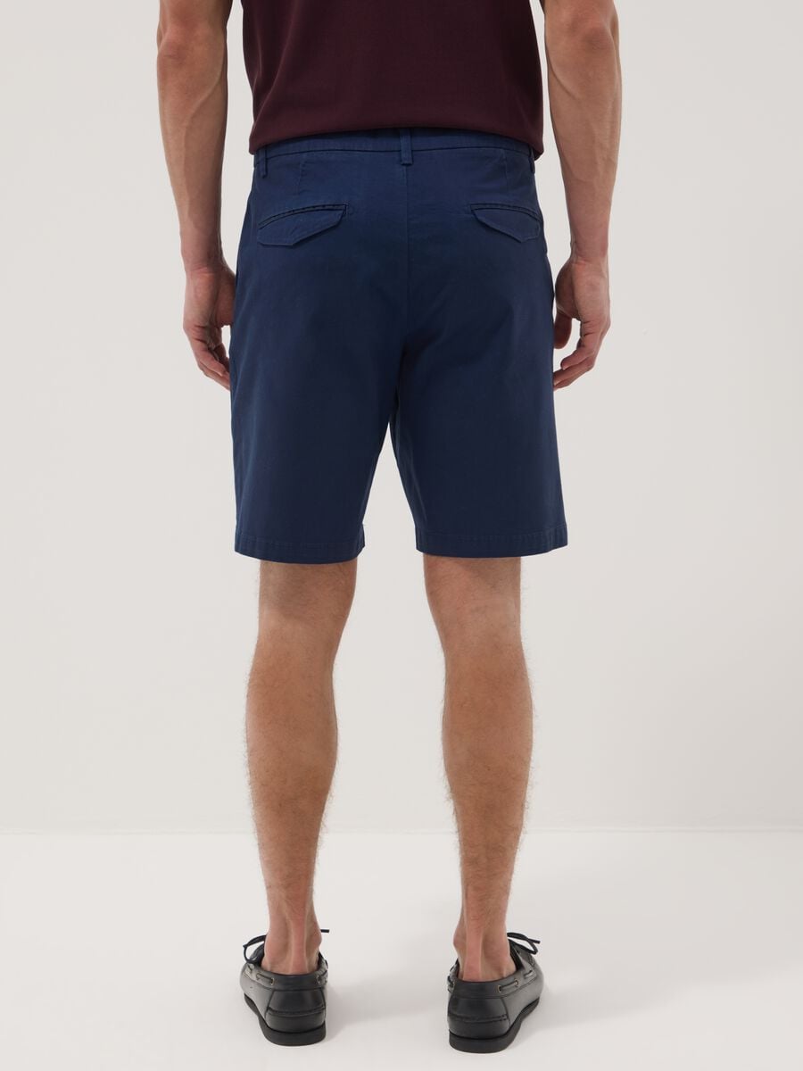 Blue chino bermuda shorts in stretch cotton_3