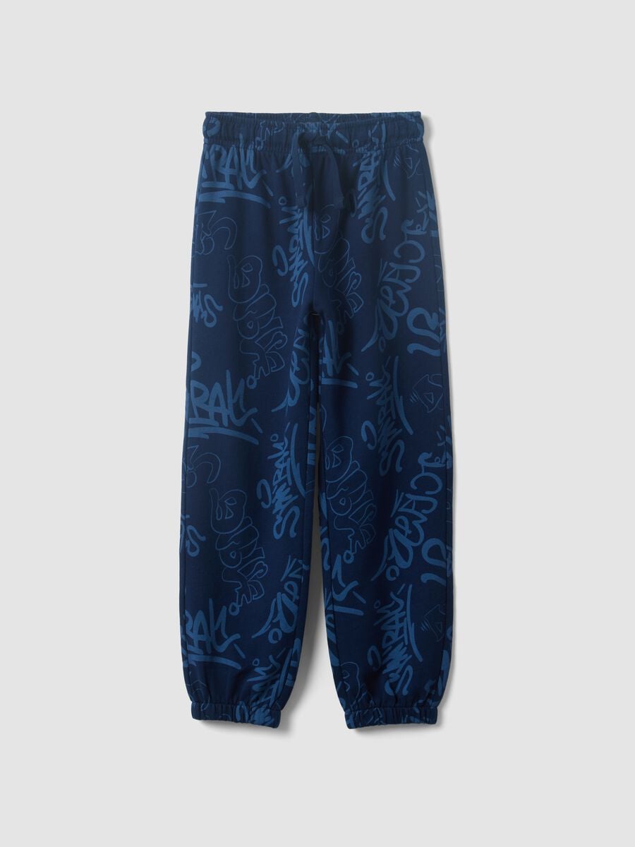 &Mu;&pi;&lambda;&epsilon; jogger &pi;&alpha;&nu;&tau;&epsilon;&lambda;ό&nu;&iota; oversize &alpha;&pi;ό 100% &beta;&alpha;&mu;&beta;ά&kappa;&iota; &mu;&epsilon; all-over &sigma;&tau;ά&mu;&pi;&alpha; &gamma;&rho;&alpha;&mu;&mu;ά&tau;&omega;&nu; &gamma;&iota;&alpha; &alpha;&gamma;ό&rho;&iota;_0
