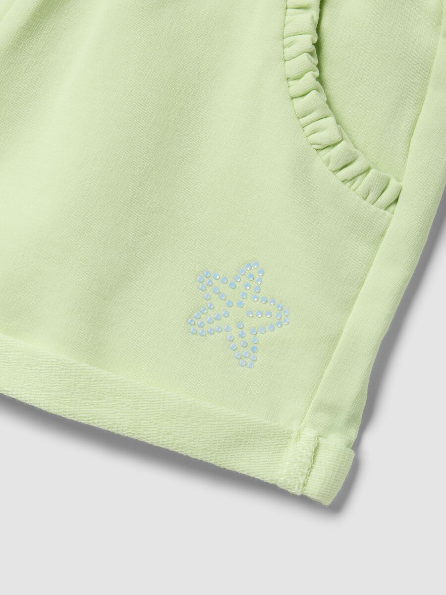 Gr&uuml;ne Shorts aus Stretch-Baumwolle f&uuml;r M&auml;dchen mit Schleife_3