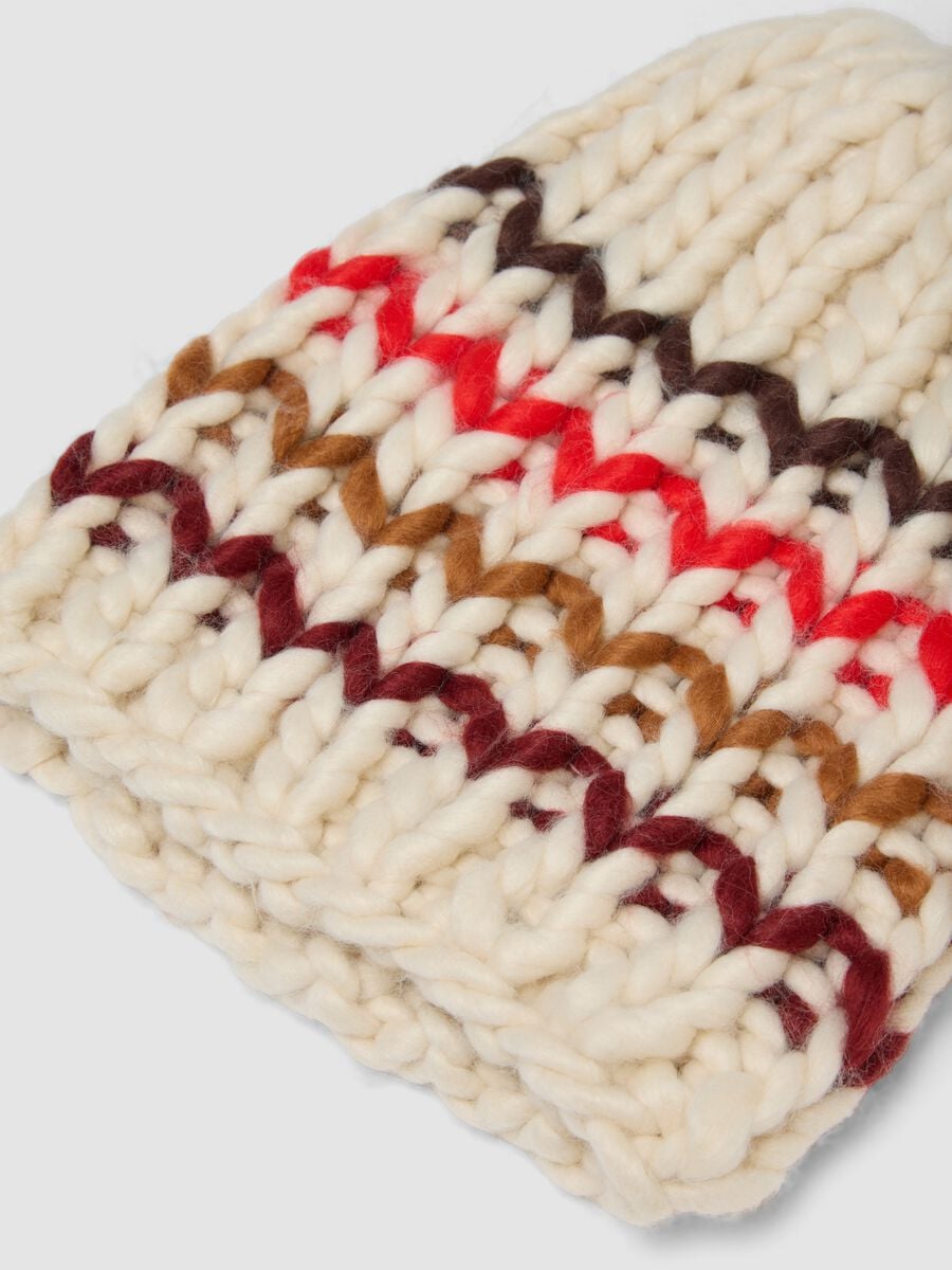 Cappello bianco sporco in maglia con motivo a righe_1
