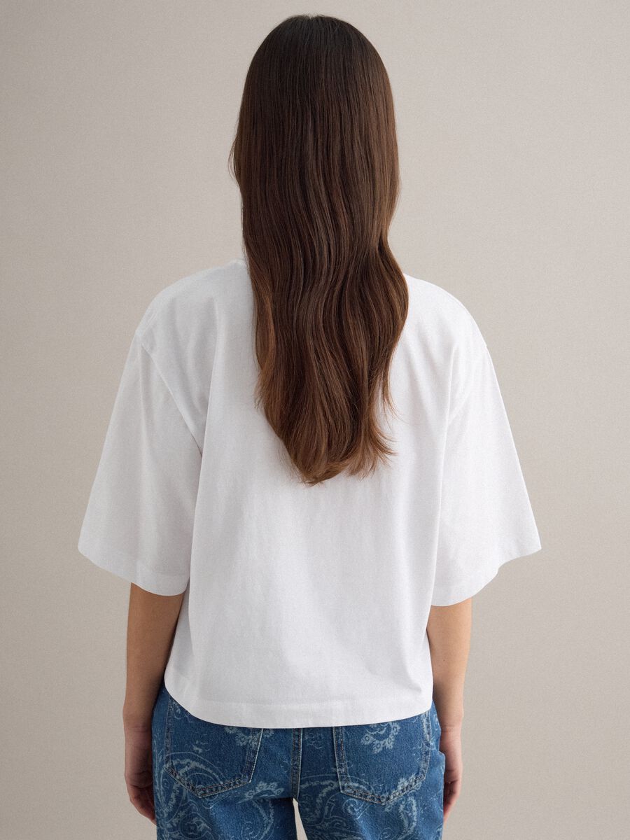White pure cotton boxy fit T-shirt with floral embroidery_2