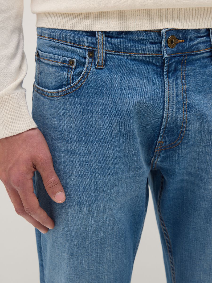 Comfort Fit Stretch Cotton Blue Jeans_3