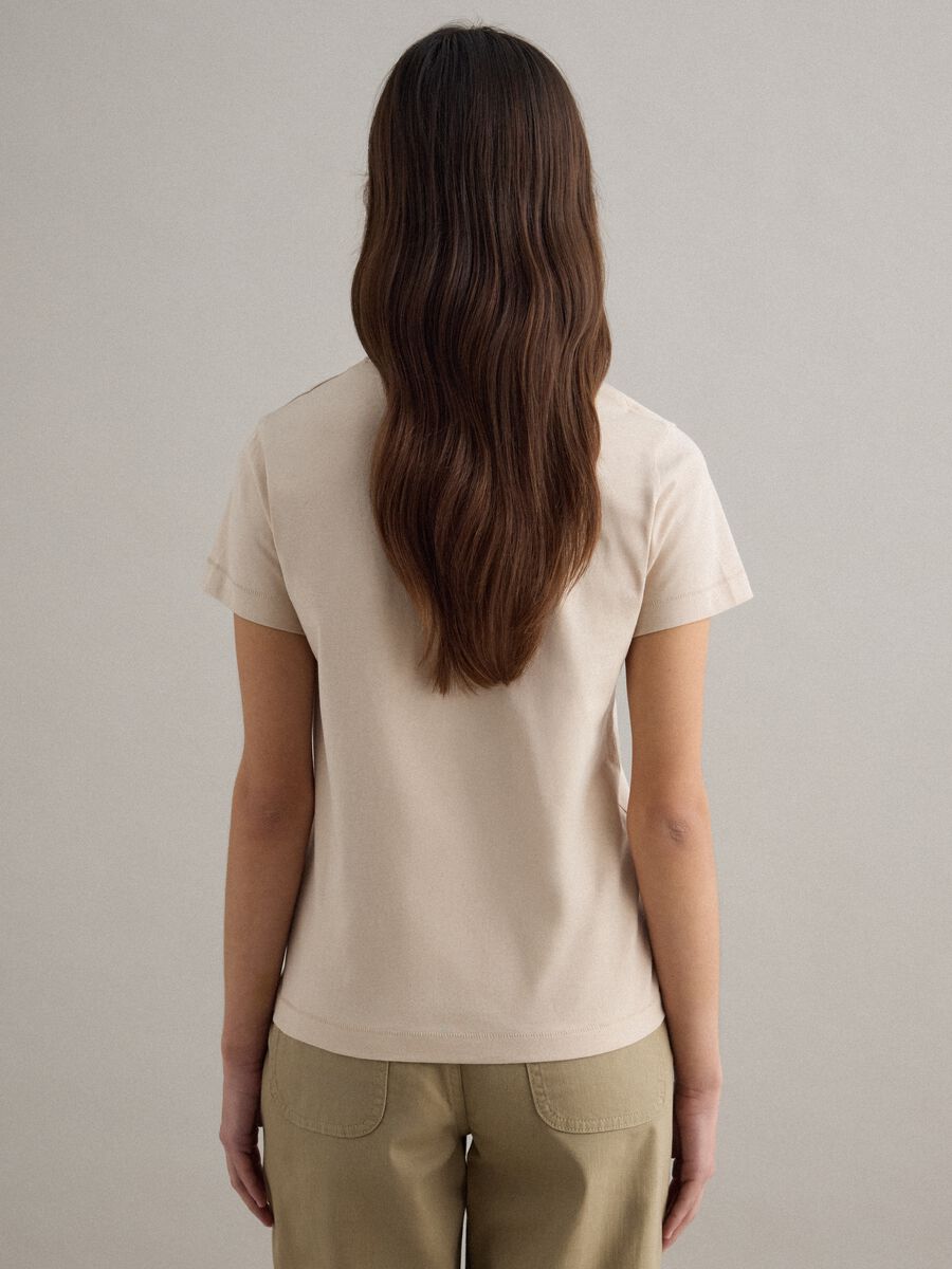 Beiges T-Shirt aus reiner Baumwolle mit Rundhalsausschnitt, Regular Fit_3