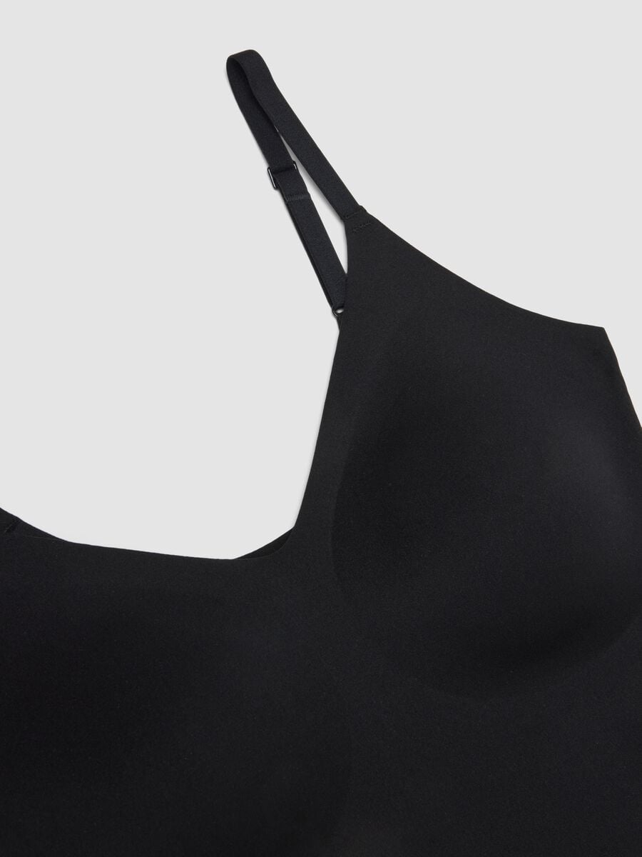 Camisola de al&ccedil;as preta em tecido el&aacute;stico com decote profundo_2
