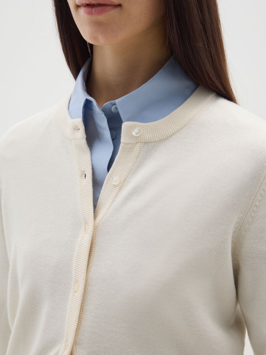 White regular fit cardigan with buttons_3