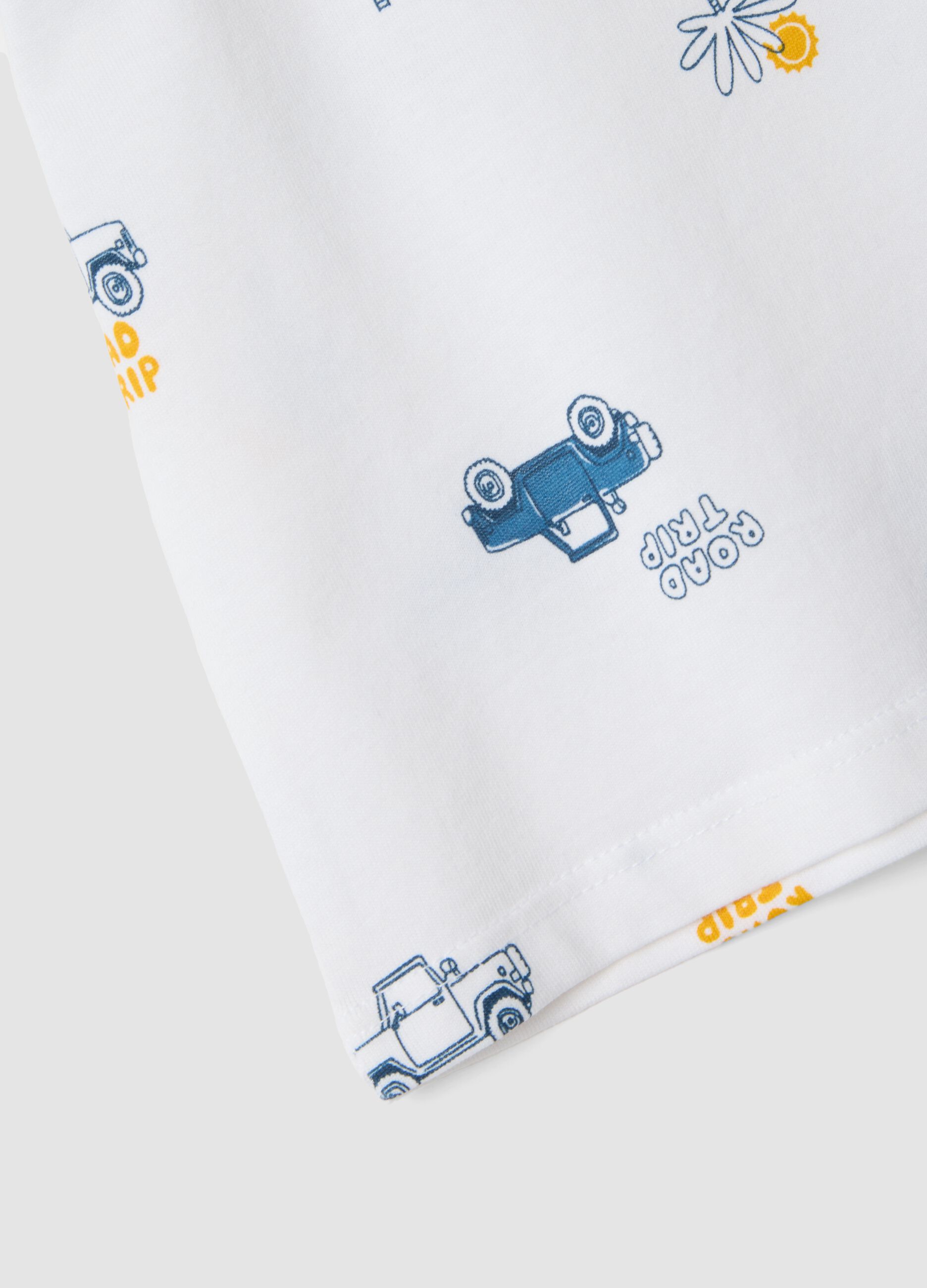 White organic cotton boys&rsquo; T-shirt with car print