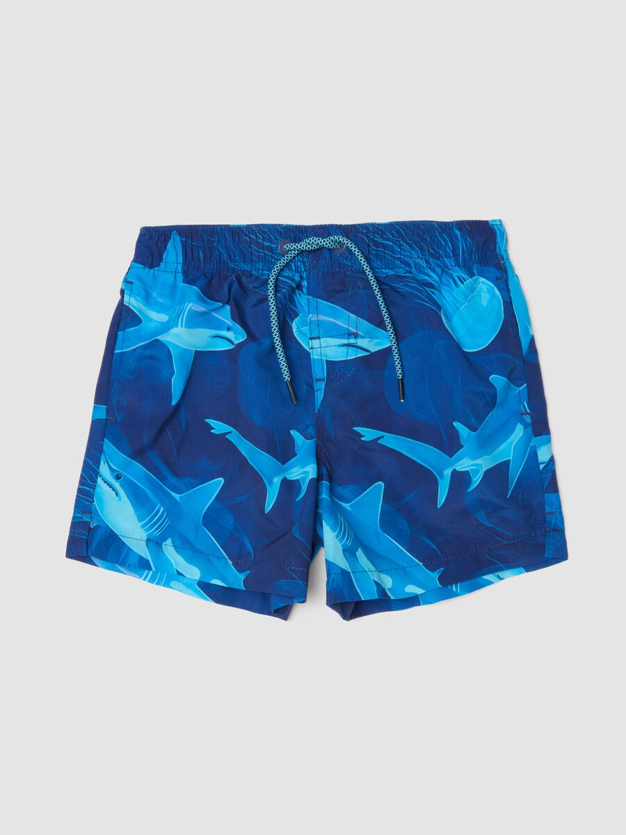 Ba&ntilde;ador tipo b&oacute;xer azul con estampado de tiburones_0