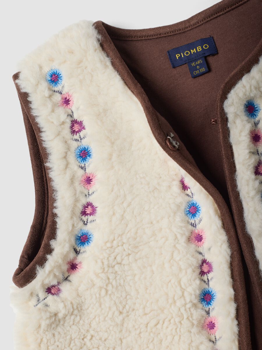 Gilet bianco girocollo con ricami floreali regular fit_1