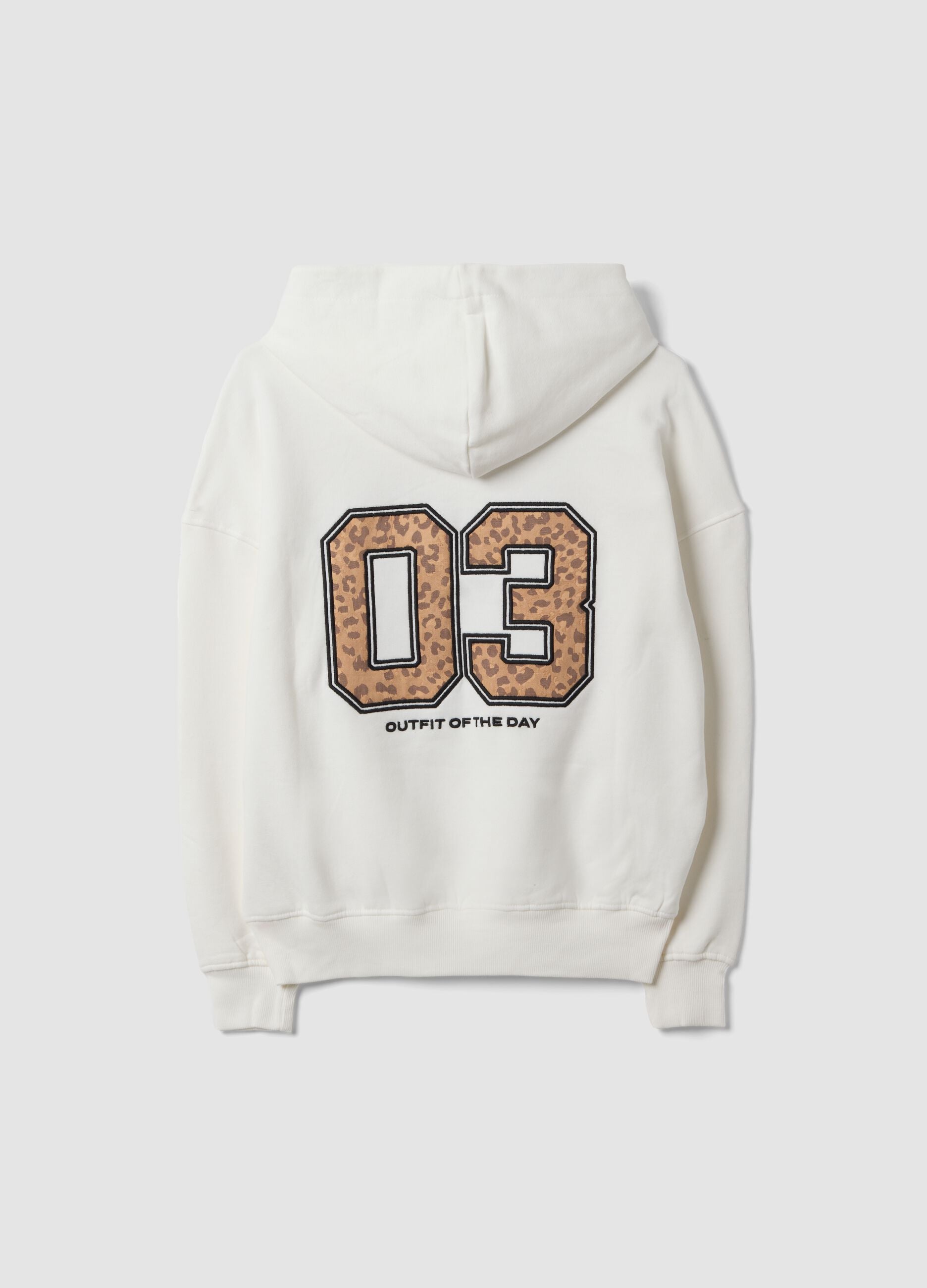 Sweatshirt branca com capuz em 100% algod&atilde;o, corte oversize e estampado &ldquo;Paris&rdquo;
