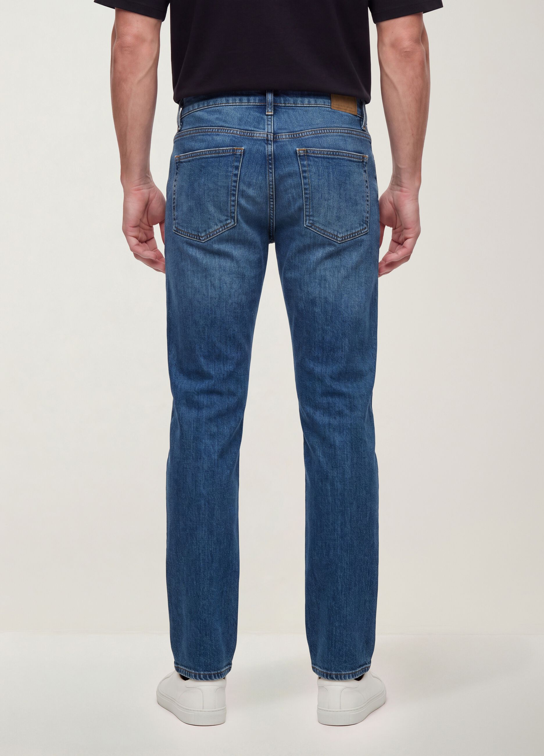 &Alpha;&nu;&delta;&rho;&iota;&kappa;ό &tau;&zeta;&iota;&nu; denim &alpha;&pi;ό 100% &beta;&alpha;&mu;&beta;ά&kappa;&iota;, regular fit