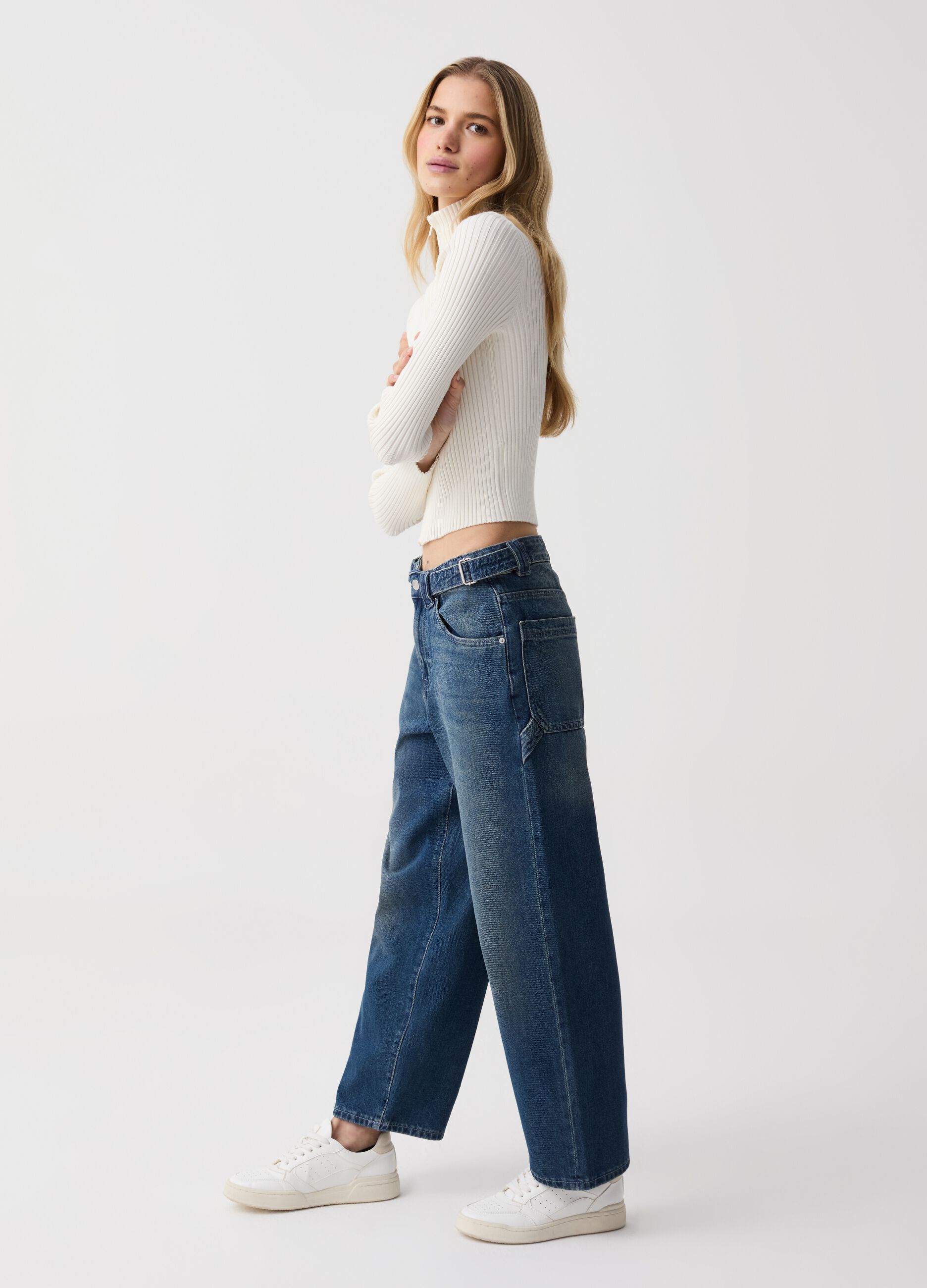 Balloon-fit utility jeans