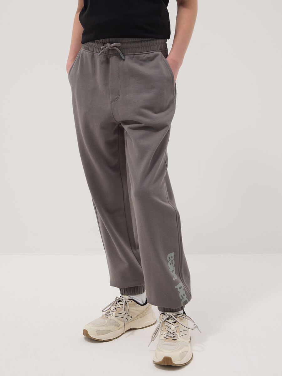 Boys' regular fit grey pure cotton jogger trousers_1