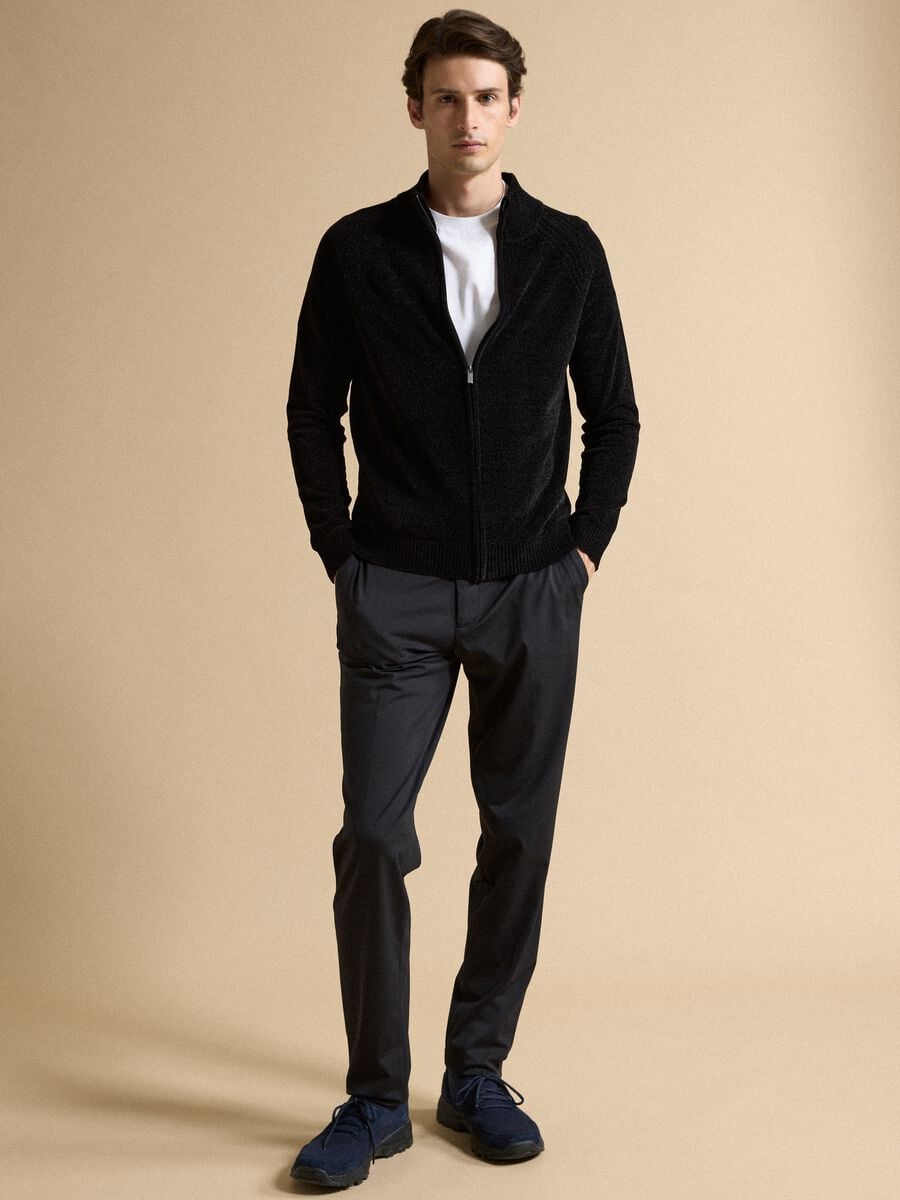 Black full-zip cardigan with collar, regular fit_1
