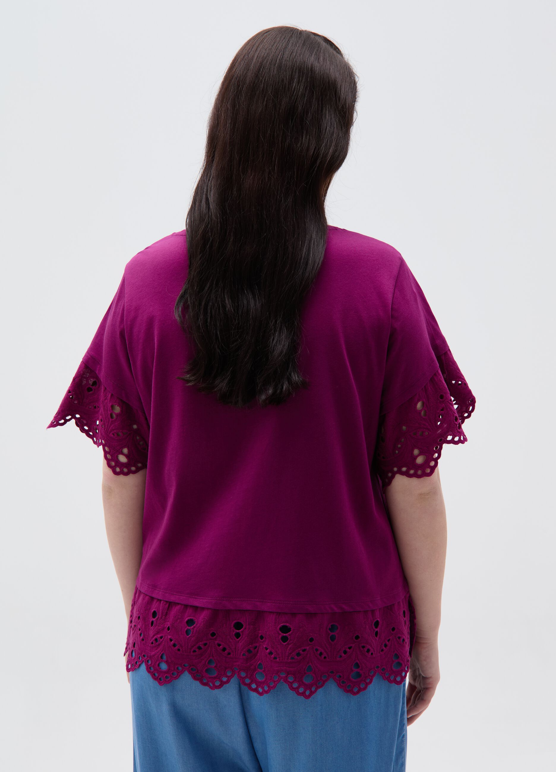 Curvy T-shirt with broderie anglaise frills