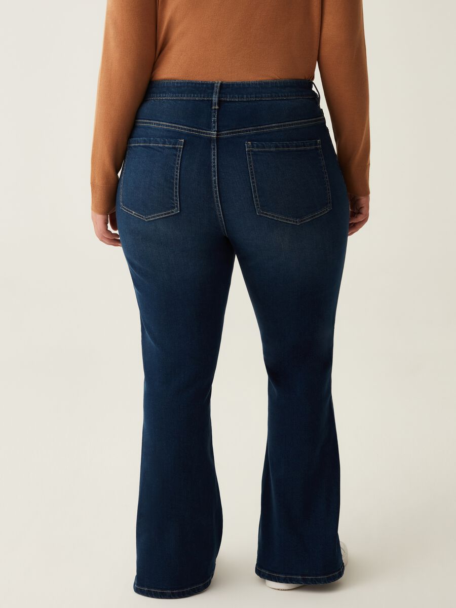Curvy bell-bottom stretch jeans_2