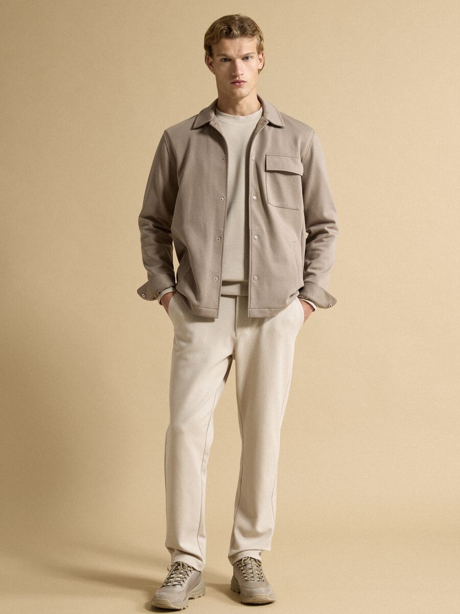 Breathable brown cotton-blend shacket with regular collar and fit_2