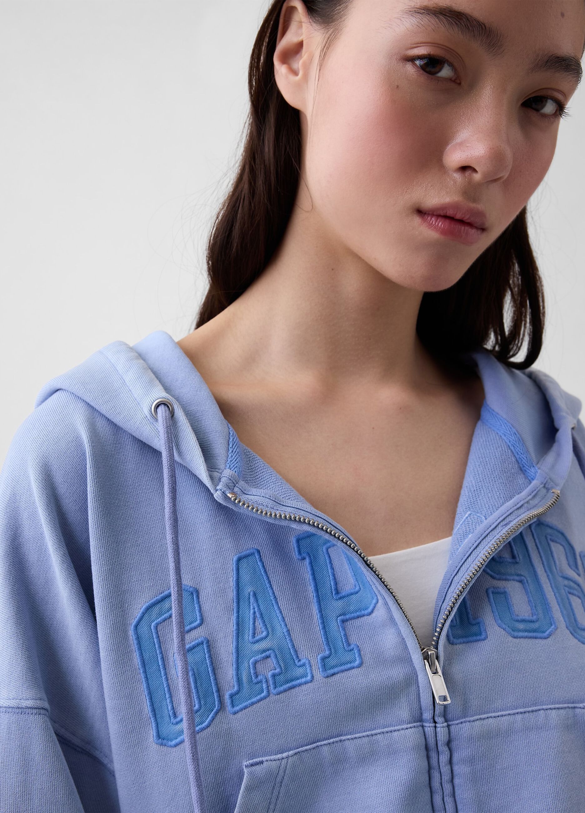 Sweatshirt com capuz e fecho completo em mistura de algod&atilde;o