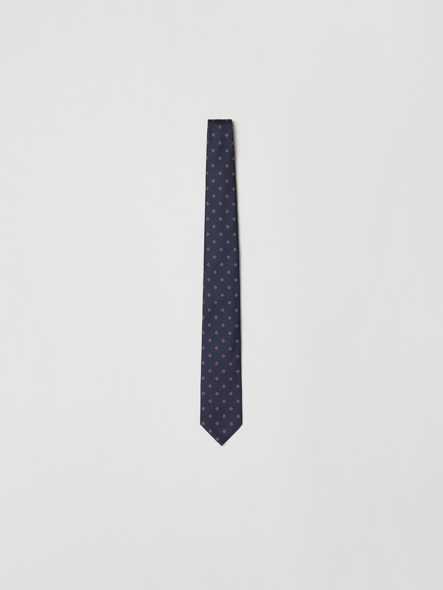 Micro patterned tie with diamond embroidery_0