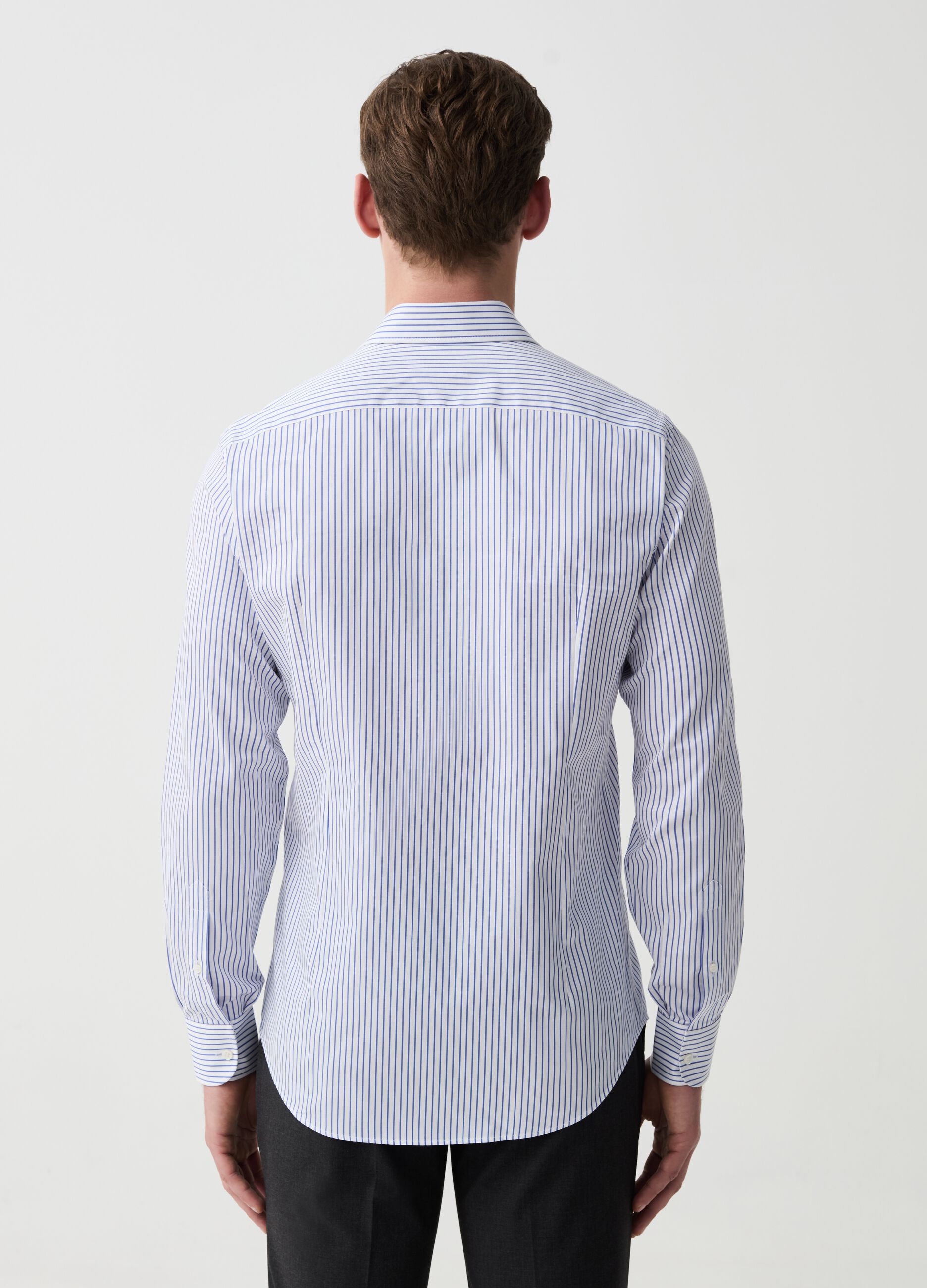 Camisa slim fit de algodón doble torsión de rayas