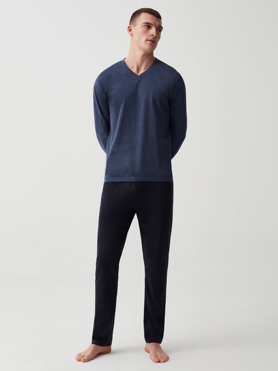 Full-length pyjamas with V-neck top_0