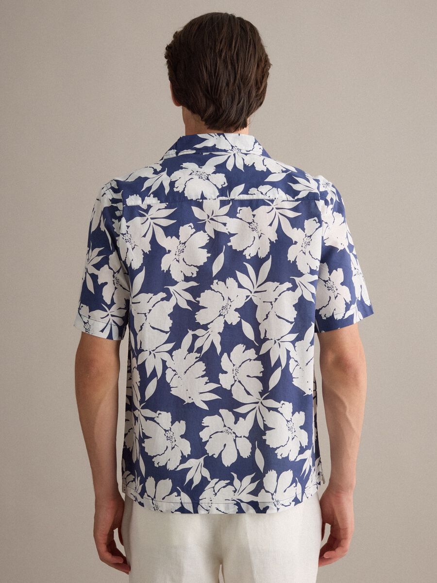 Blaues Hemd mit Blumenmuster aus Bio-Baumwolle_3
