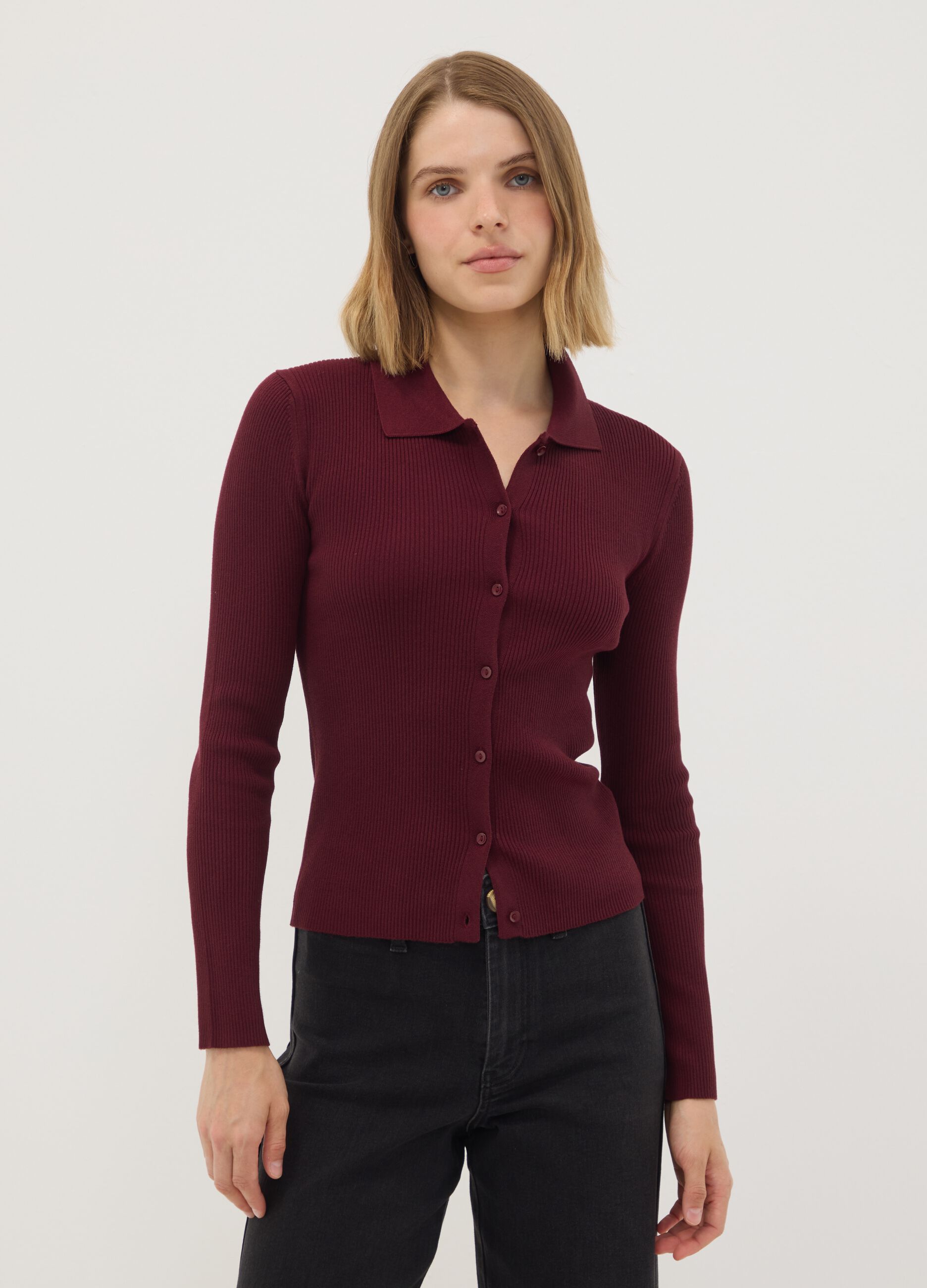 Cardigan fitted rosso a coste in misto viscosa con colletto polo