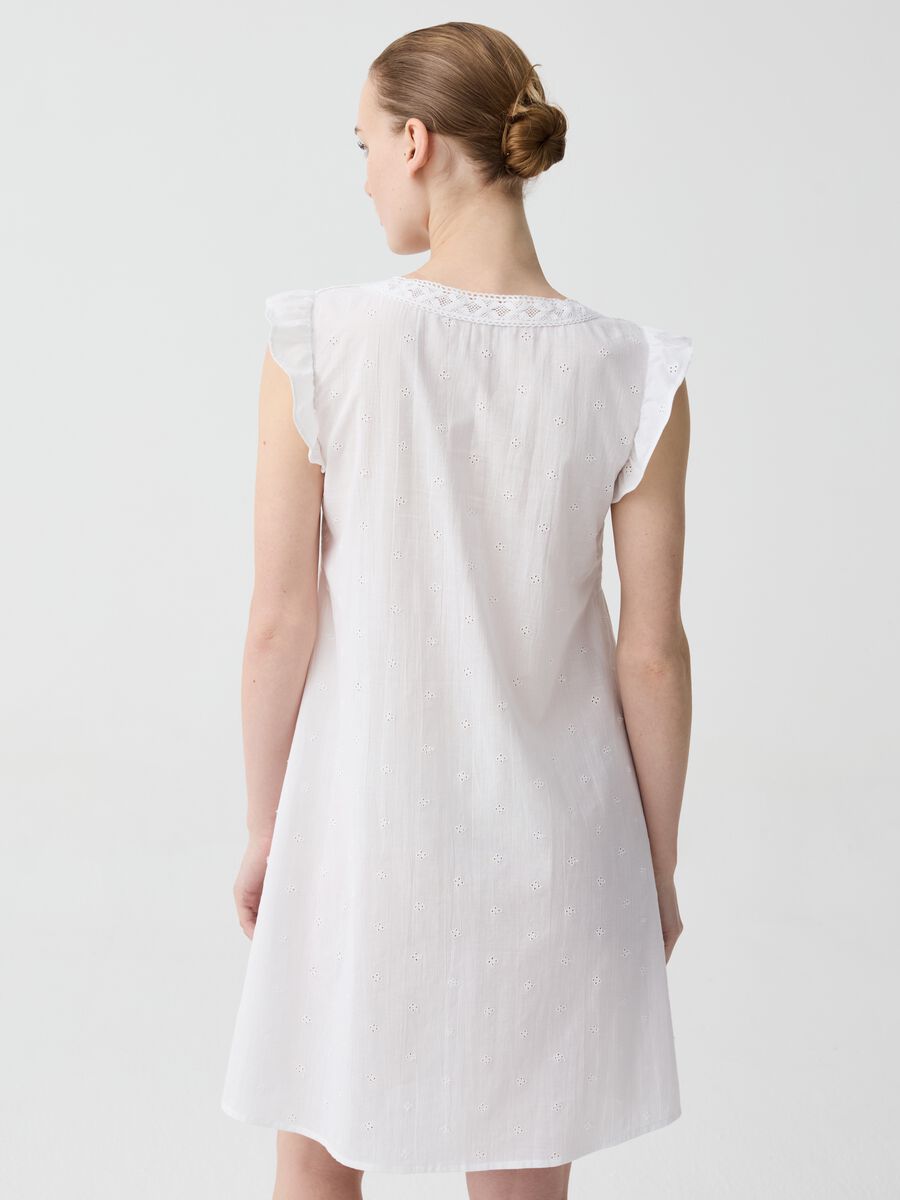 Broderie anglaise nightdress with flounce_2