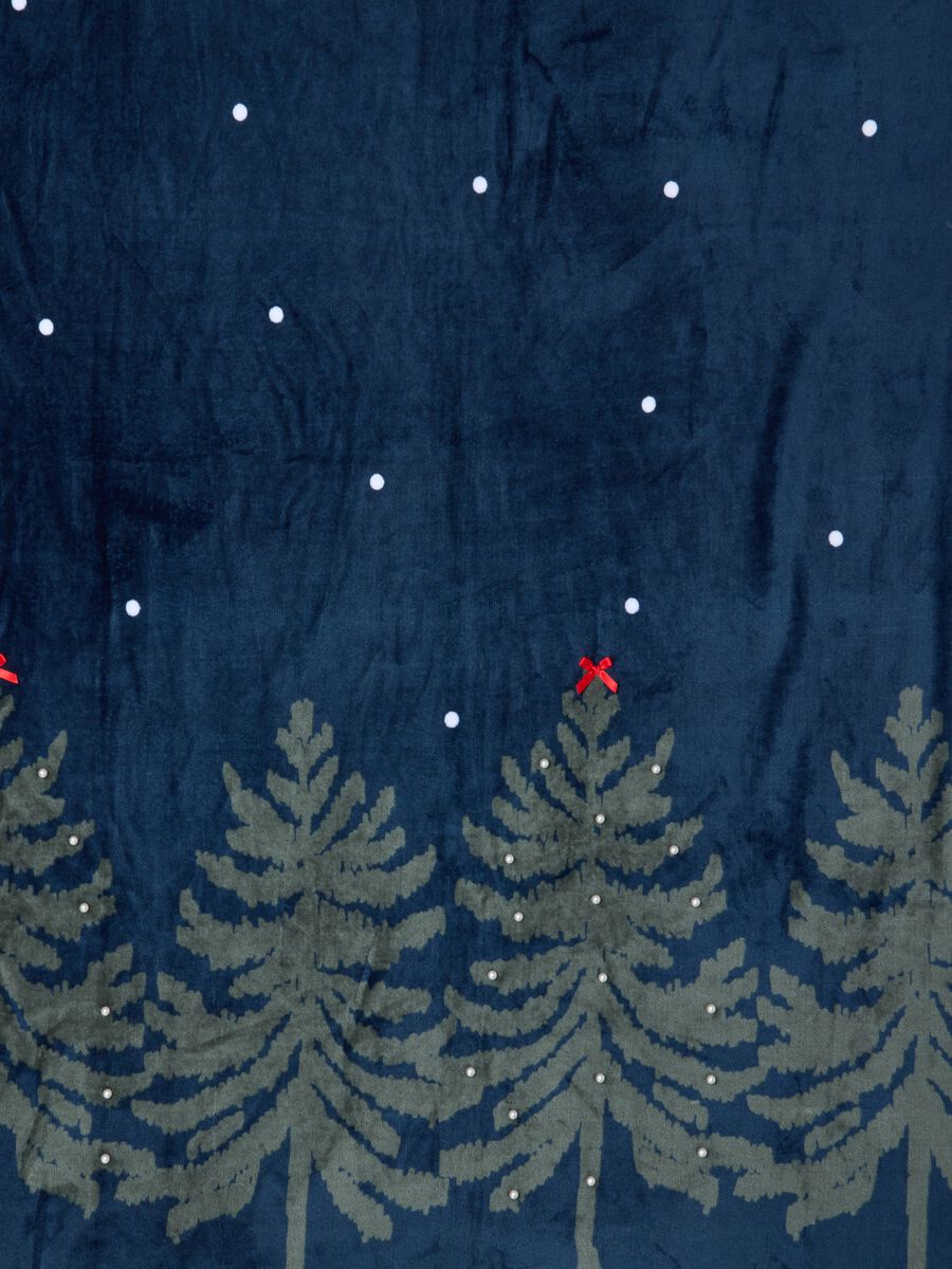 Blue and green throw with tree and polka-dot pattern_1