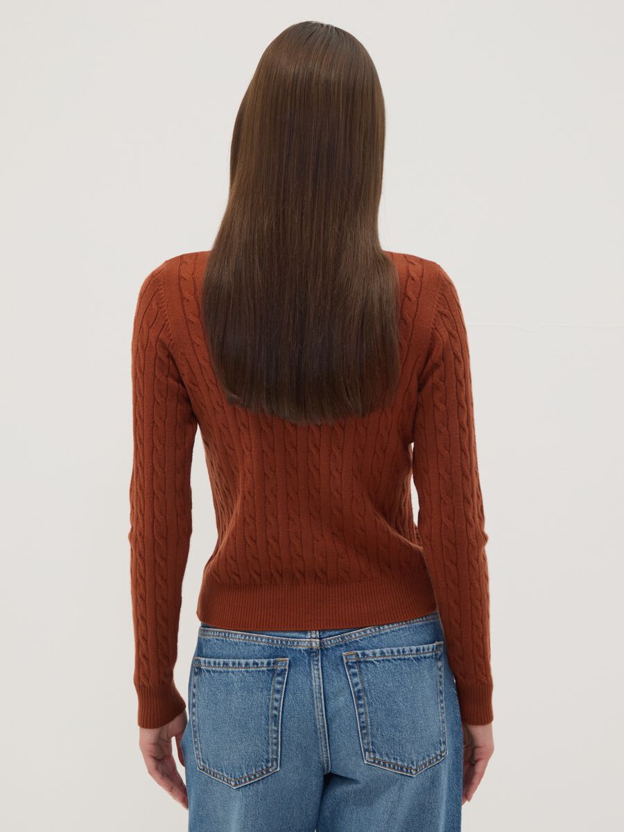 Red cable-knit crew neck jumper, regular fit_3