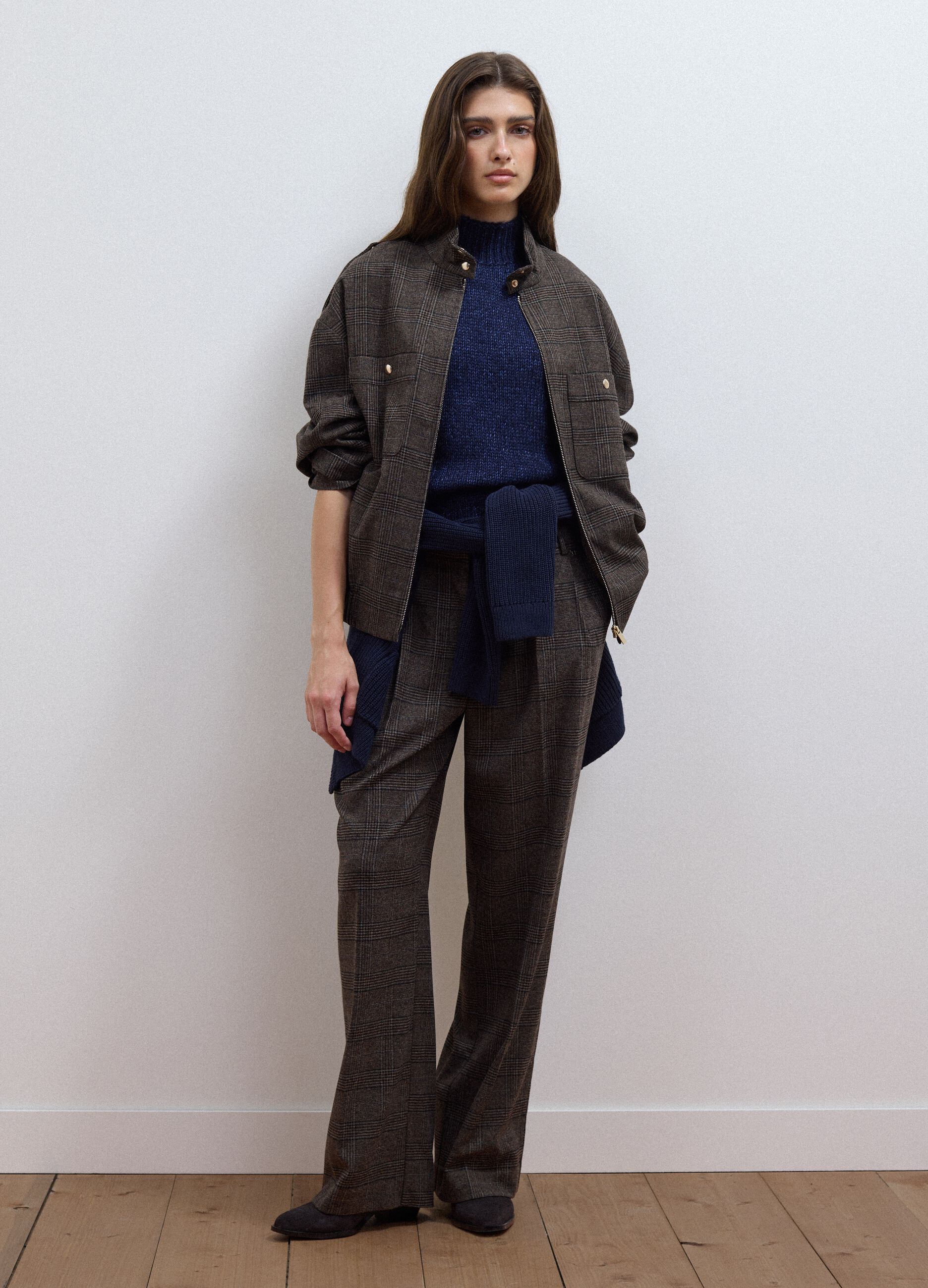 Pantaloni marroni wide leg in viscosa elasticizzata a quadri