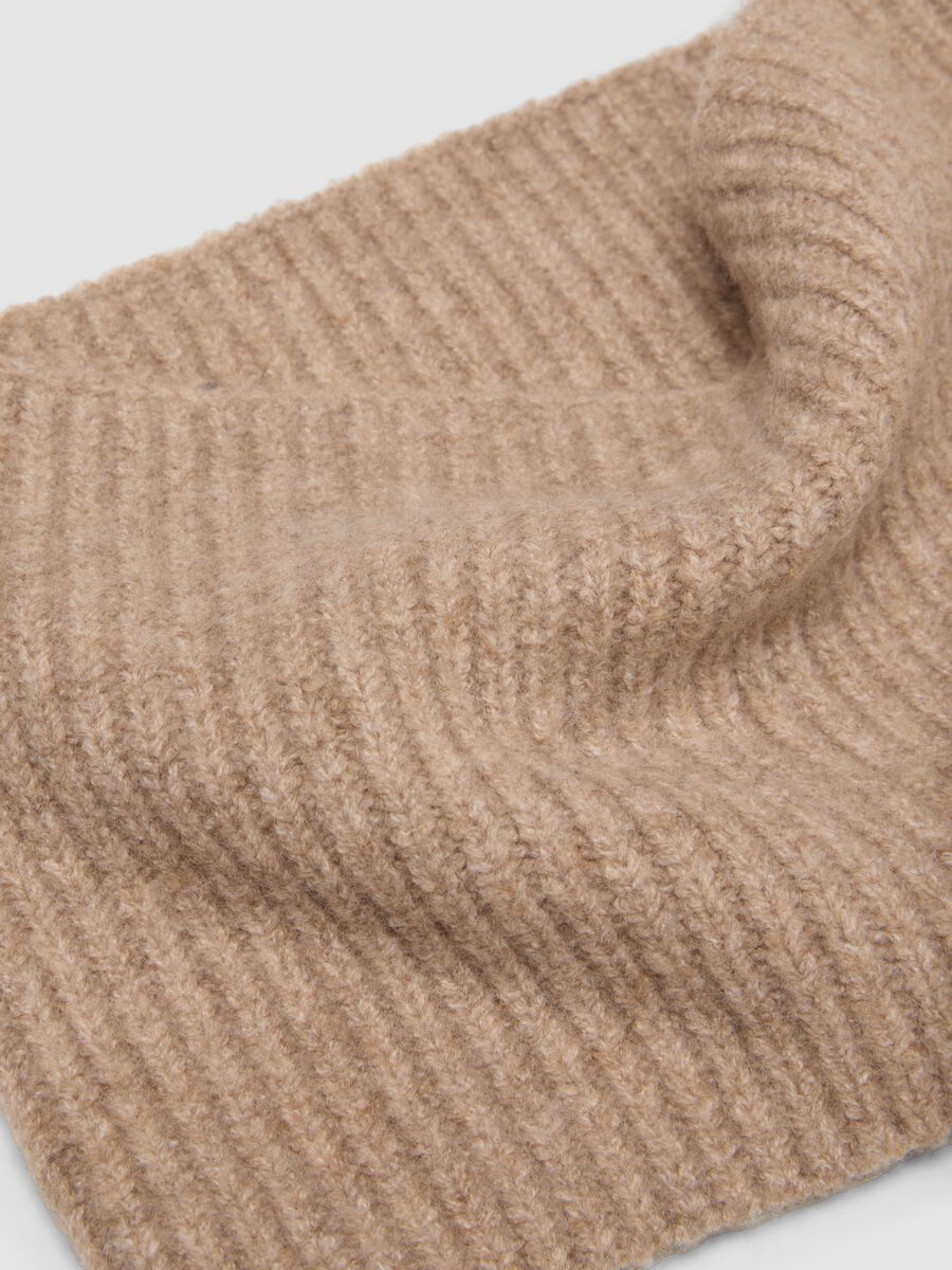 Set beige in lana elasticizzato con cappello e scaldacollo_1