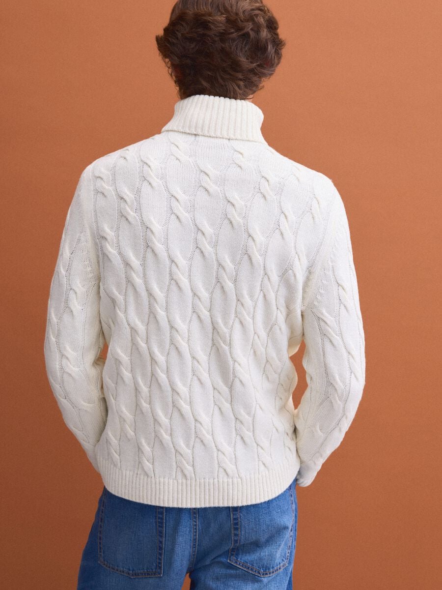 White wool-blend cable-knit turtleneck jumper, regular fit_2